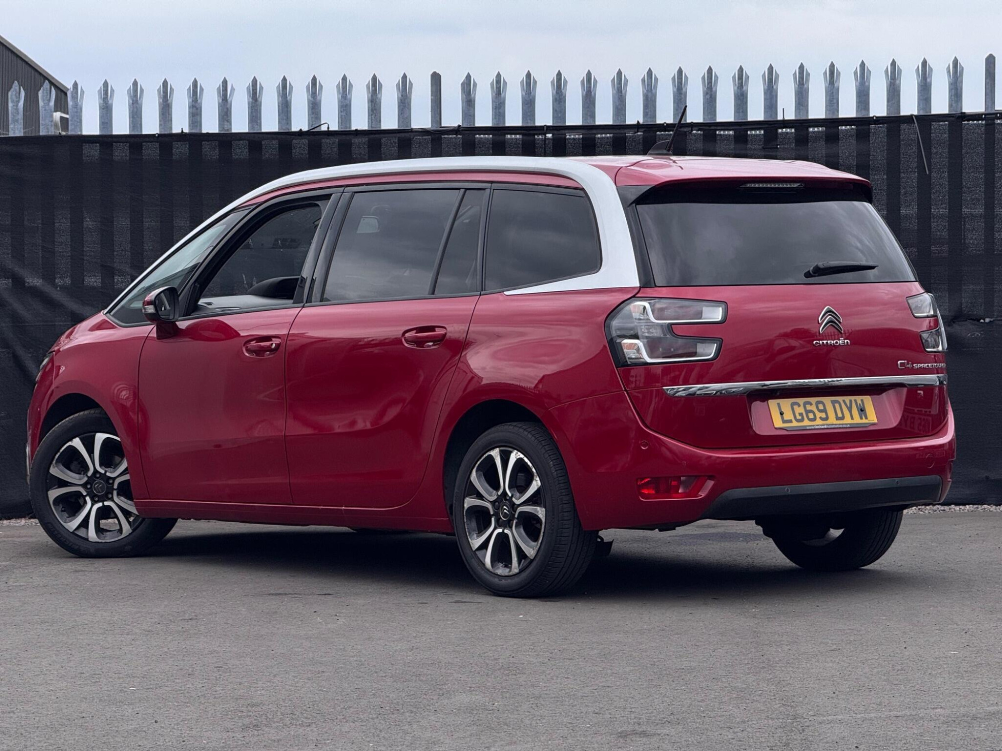 2019 Citroen Grand C4 SpaceTourer image 2