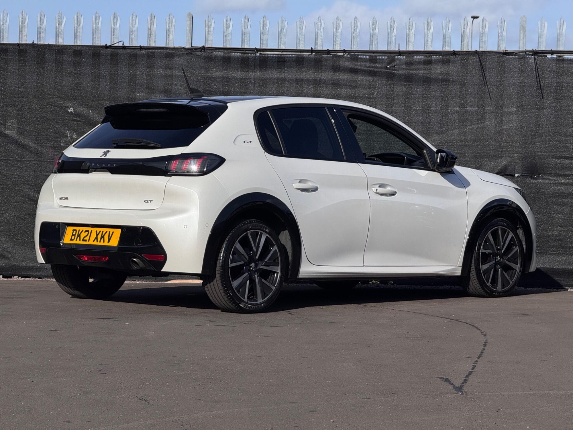 2021 Peugeot 208 image 17