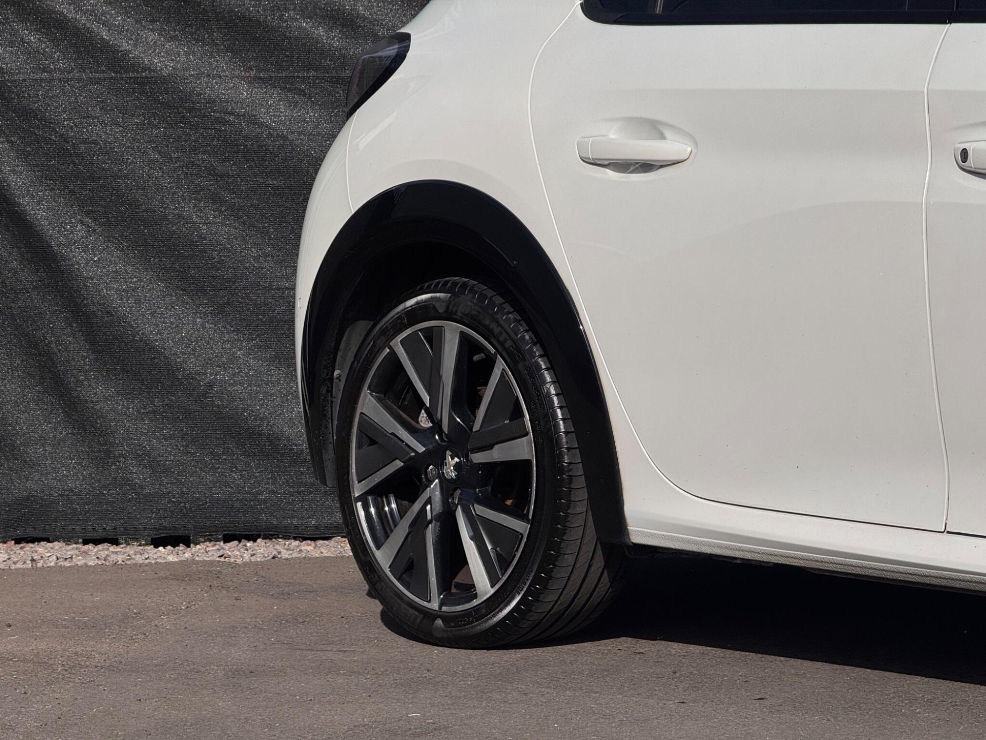 2021 Peugeot 208 image 11
