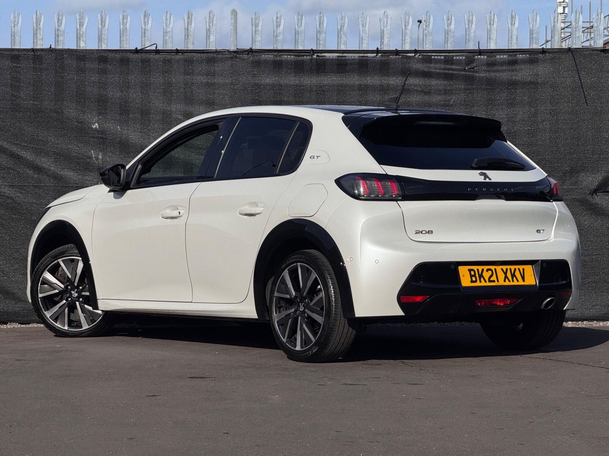 2021 Peugeot 208 image 2
