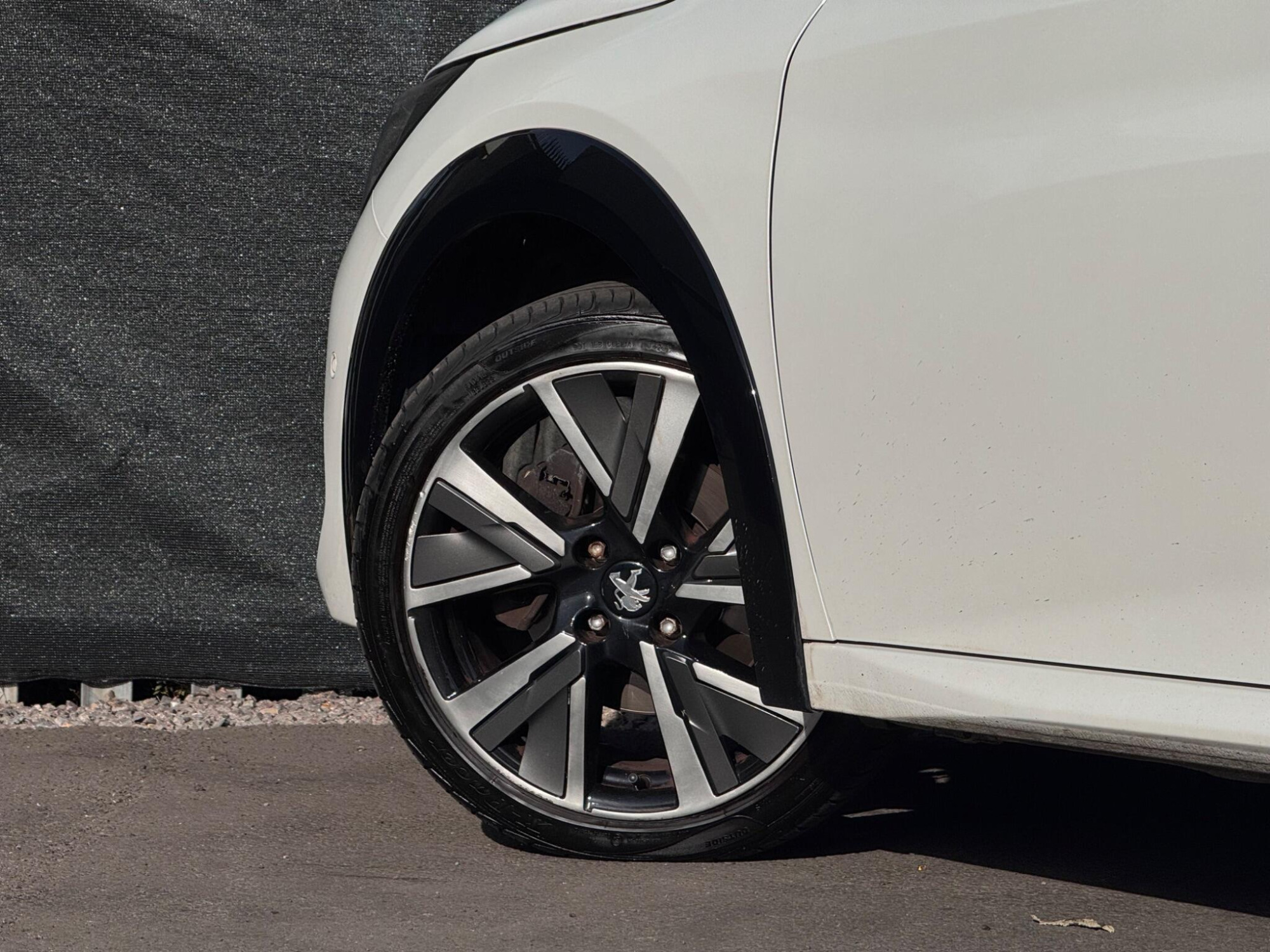 2021 Peugeot 208 image 15