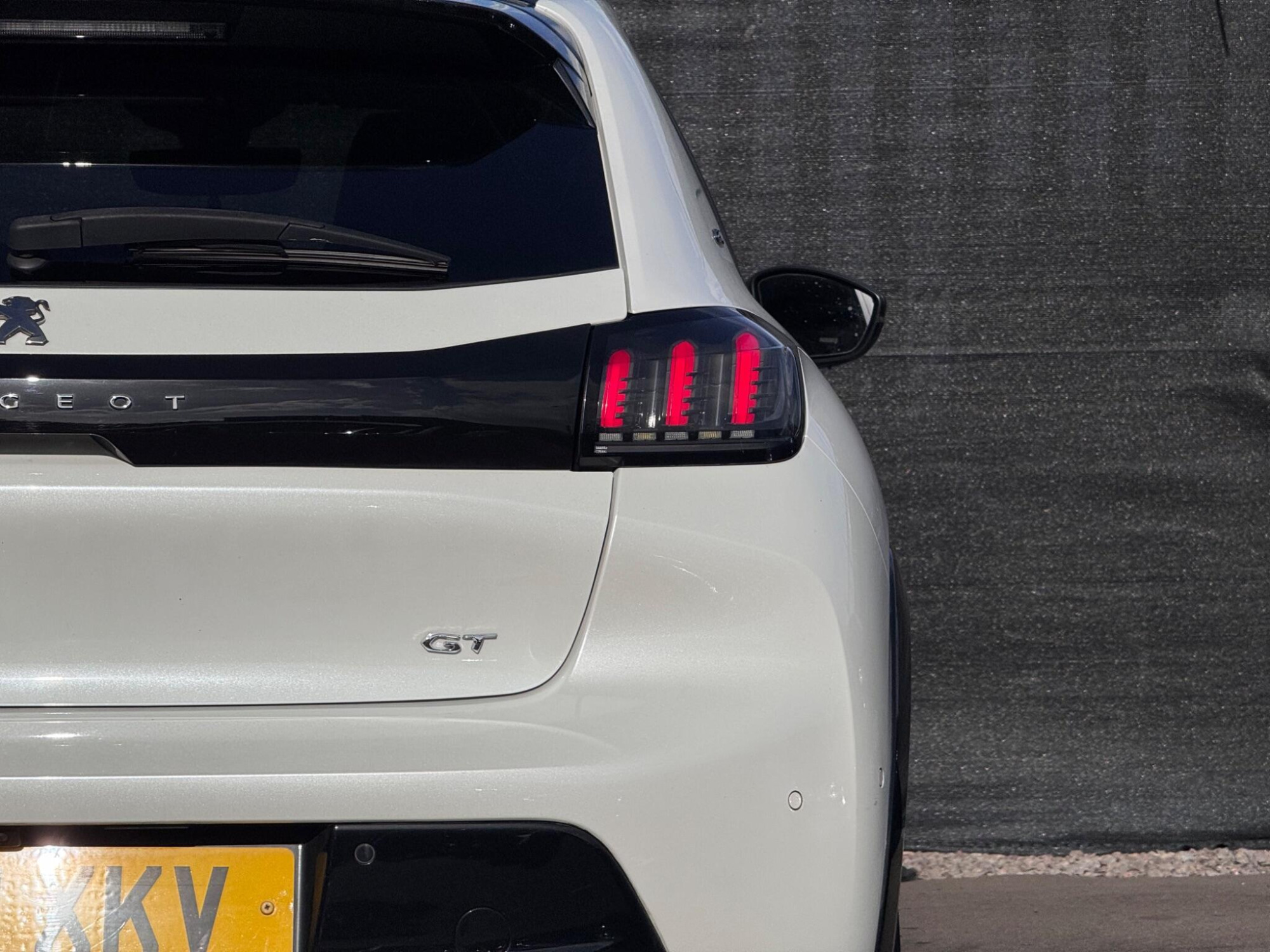 2021 Peugeot 208 image 13