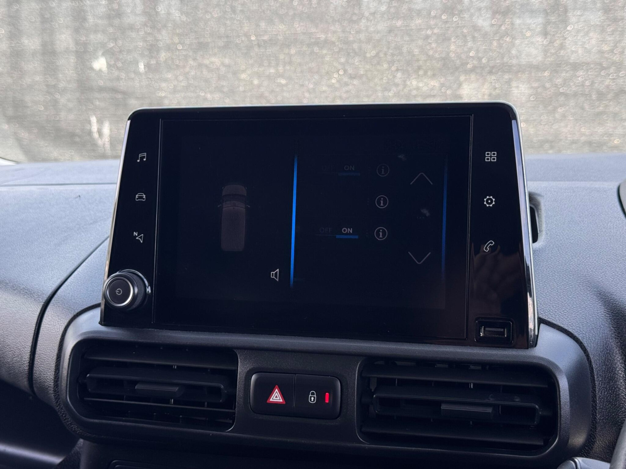2022 Peugeot Partner image 20