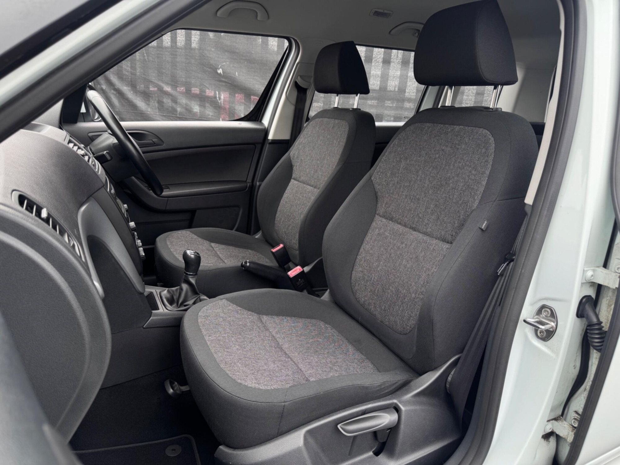2014 Skoda Yeti image 13