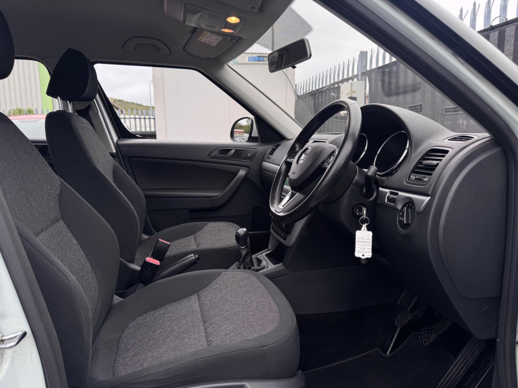 2014 Skoda Yeti image 23