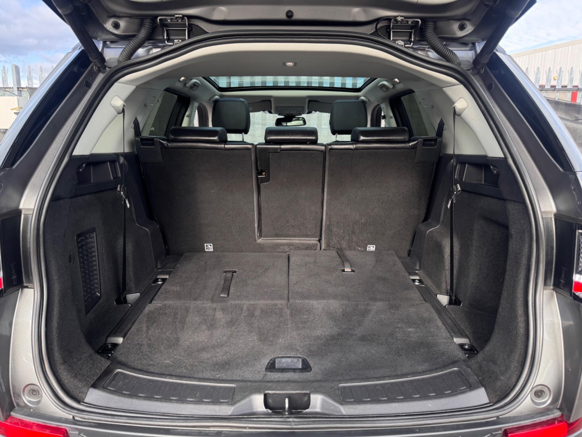 2018 Land Rover Discovery Sport image 9