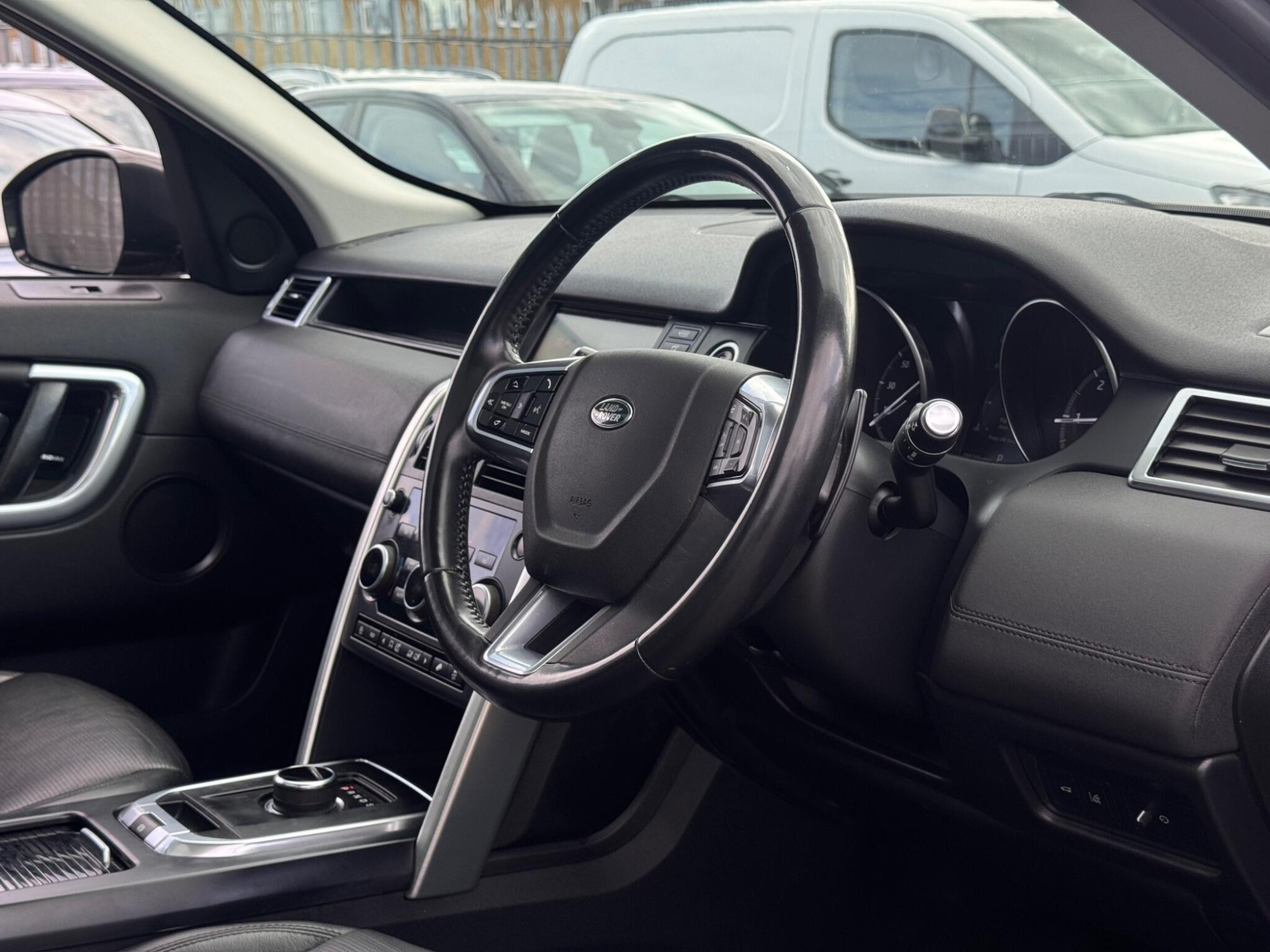 2018 Land Rover Discovery Sport image 3