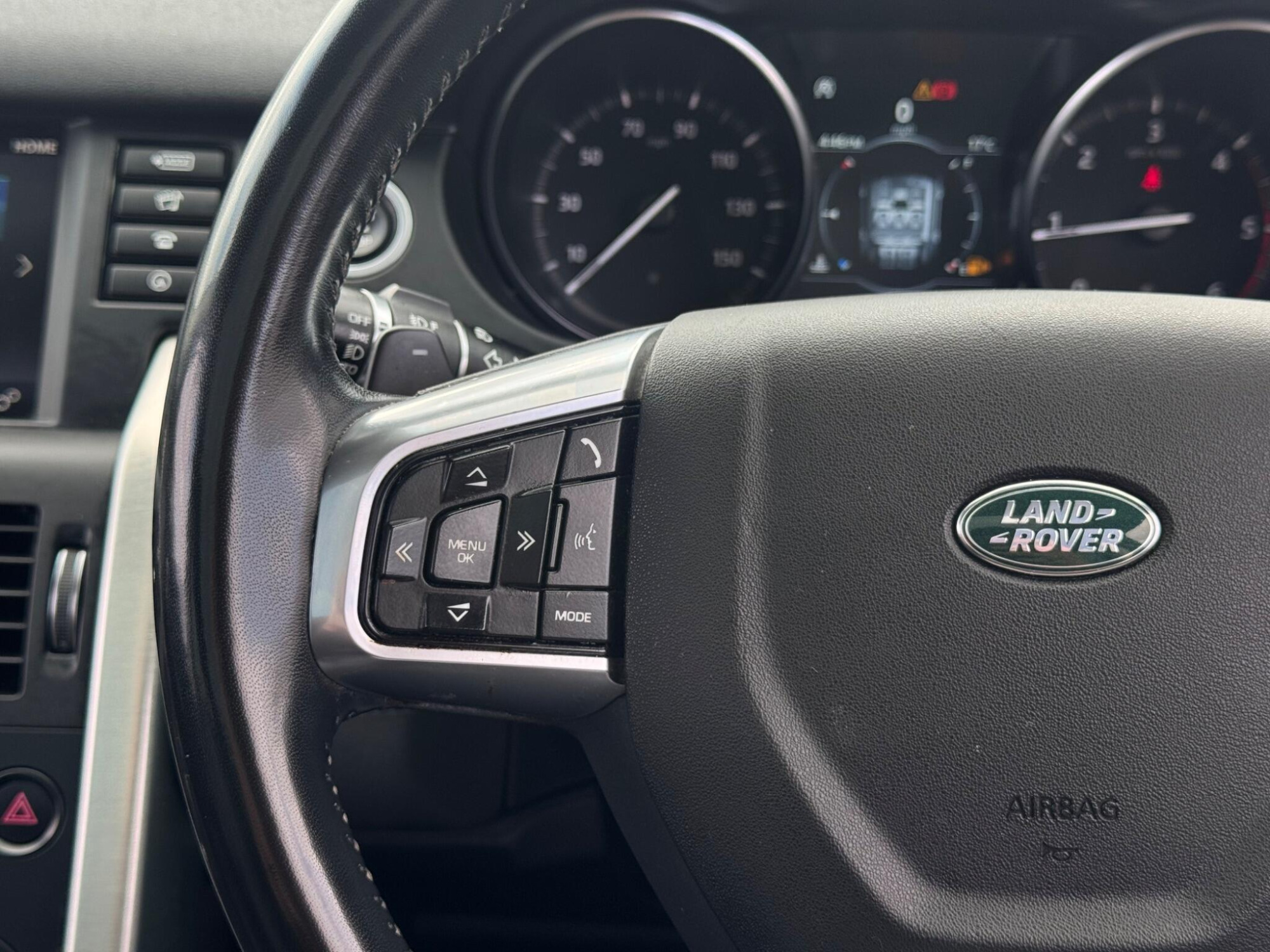 2018 Land Rover Discovery Sport image 23