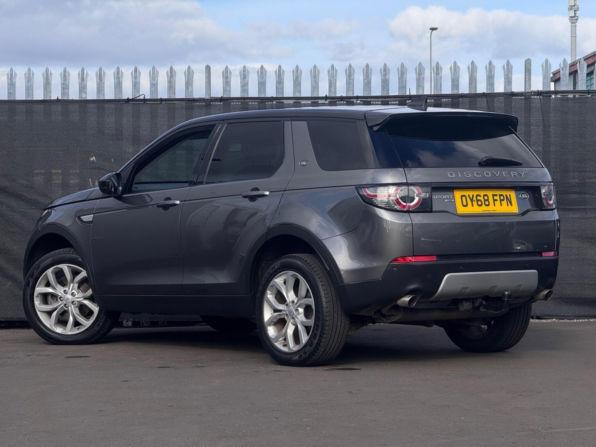 2018 Land Rover Discovery Sport image 2