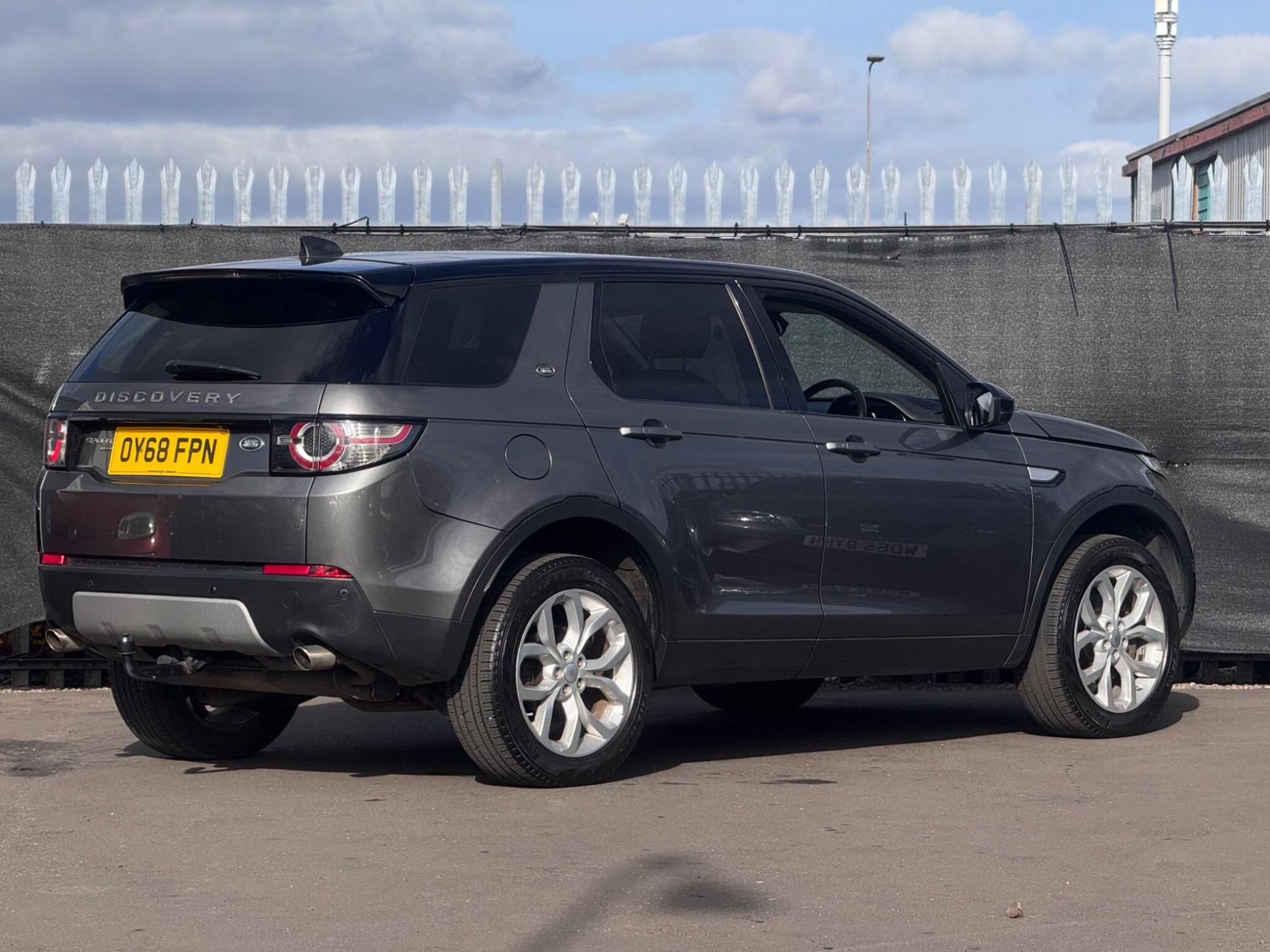 2018 Land Rover Discovery Sport image 8