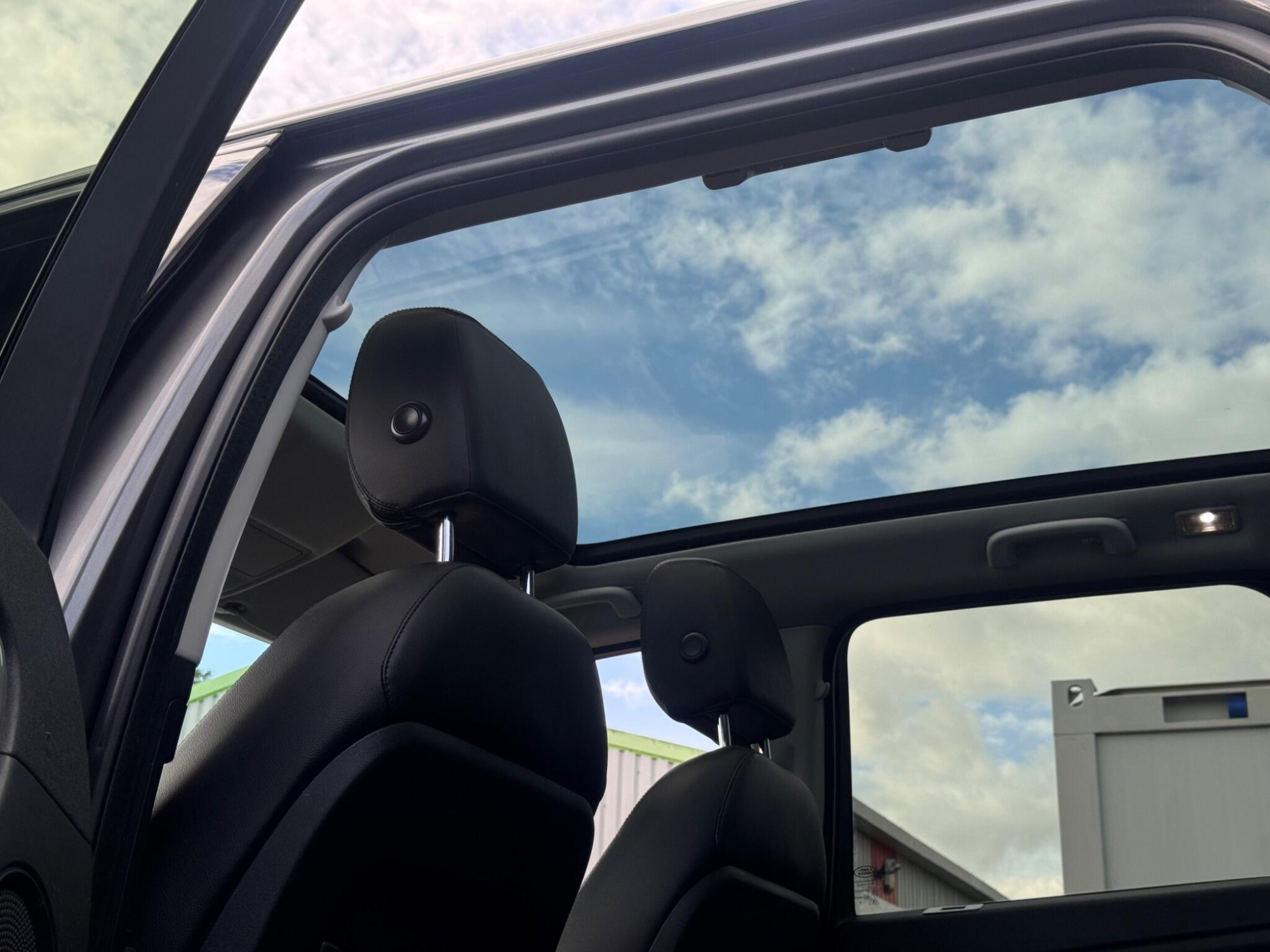 2018 Land Rover Discovery Sport image 14