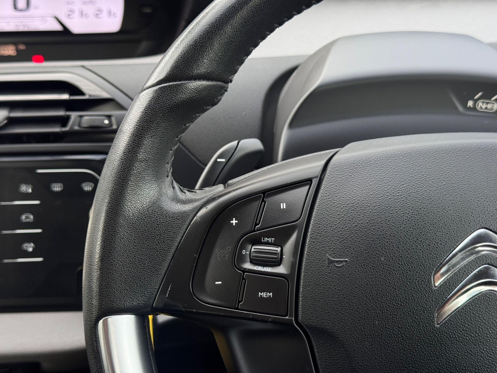 2015 Citroen Grand C4 Picasso image 22