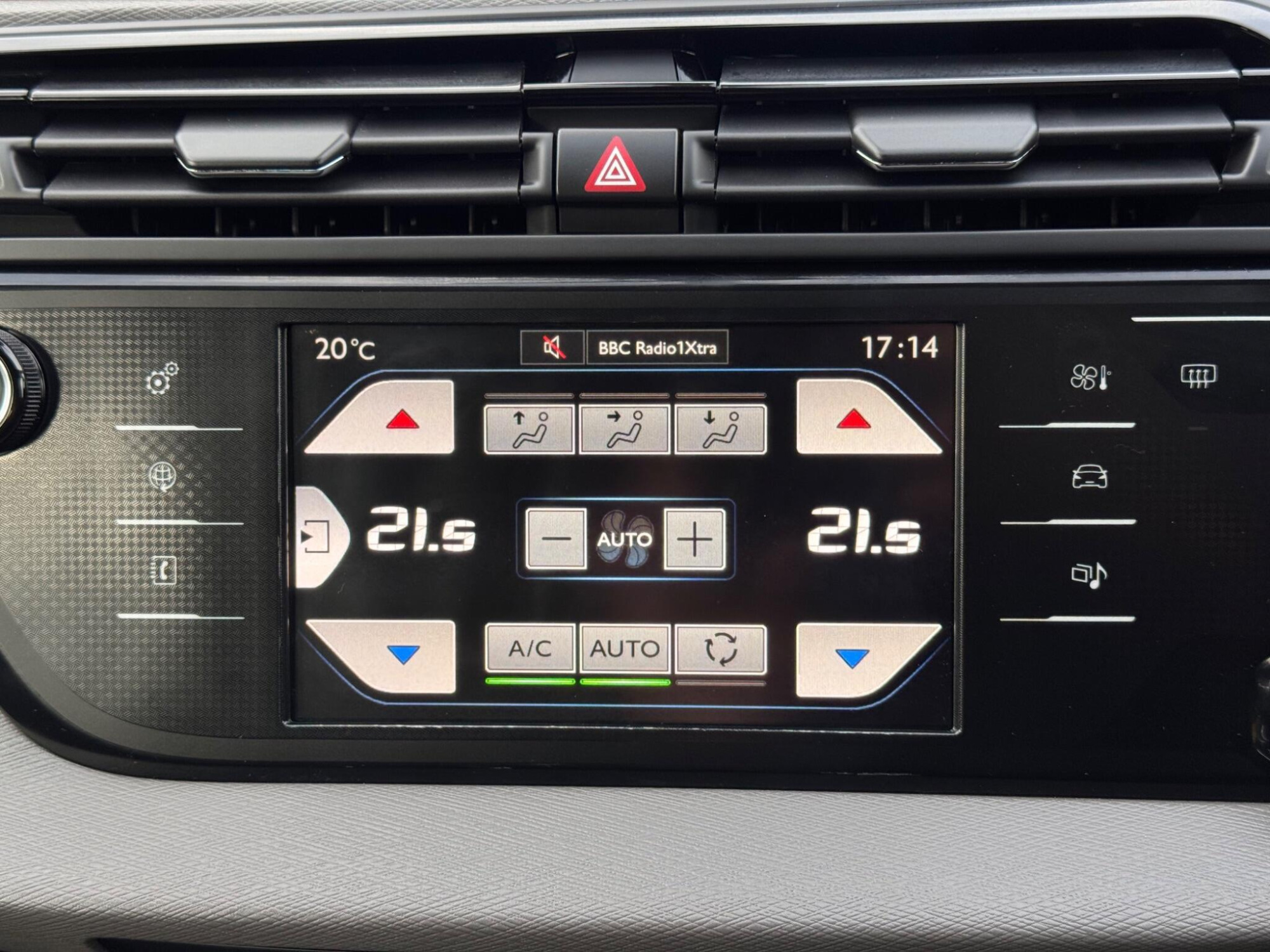 2015 Citroen Grand C4 Picasso image 28