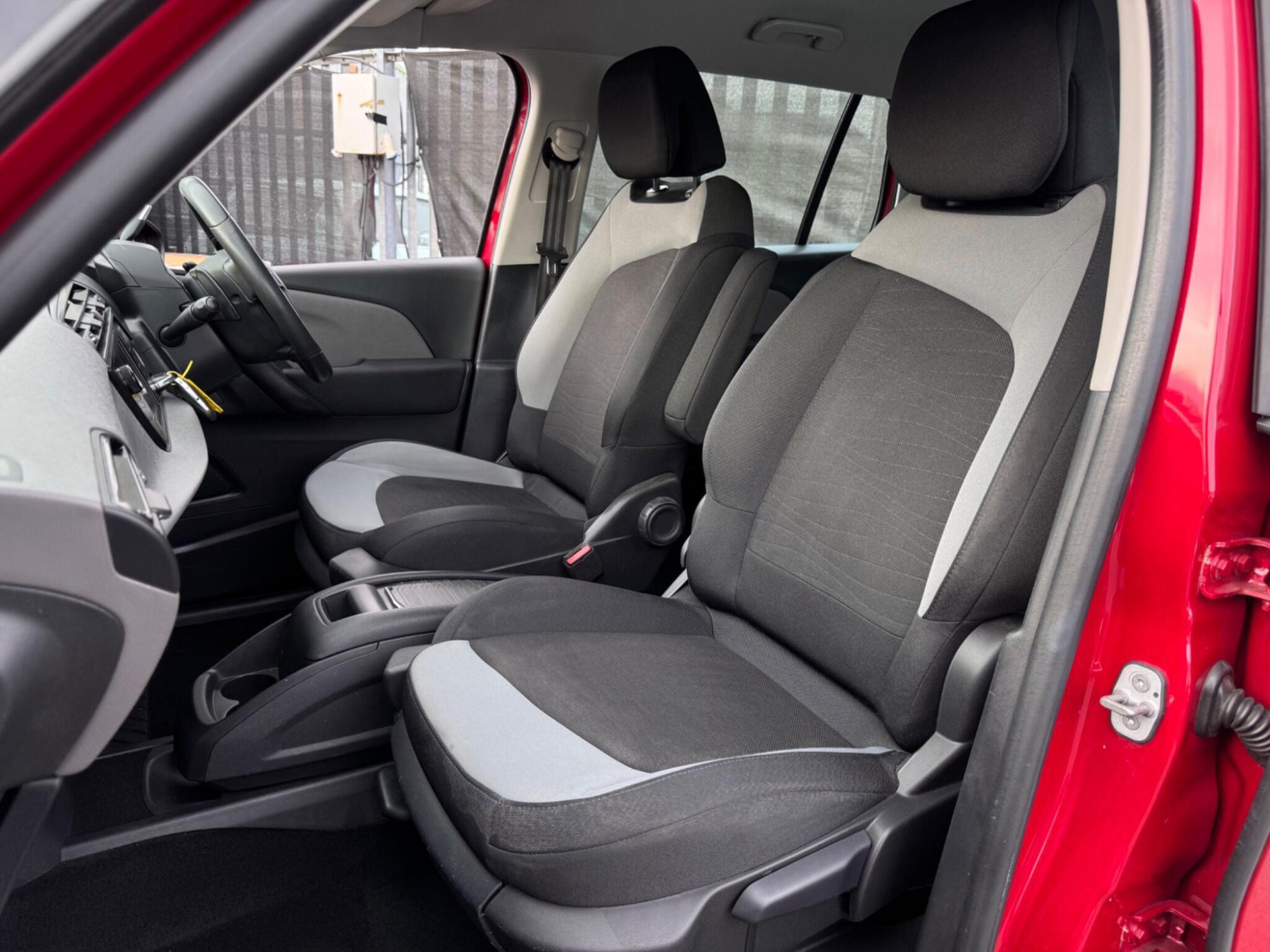 2015 Citroen Grand C4 Picasso image 15