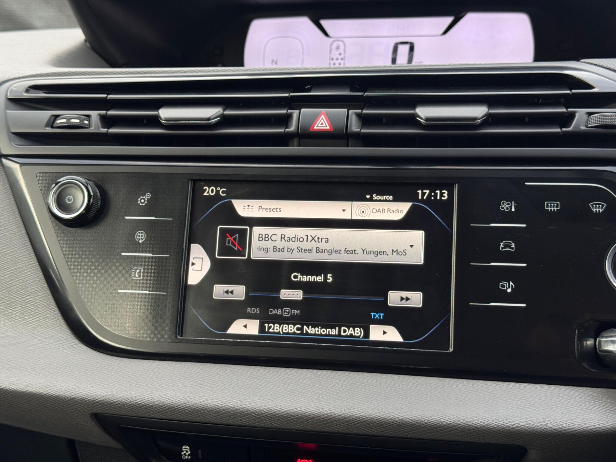 2015 Citroen Grand C4 Picasso image 24