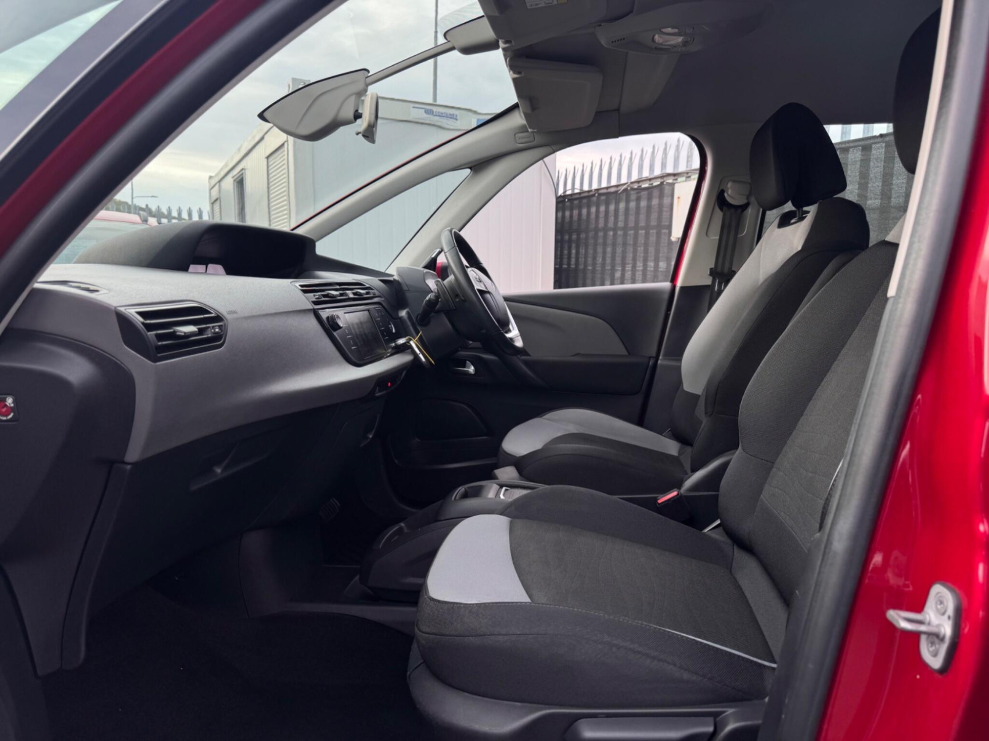 2015 Citroen Grand C4 Picasso image 17