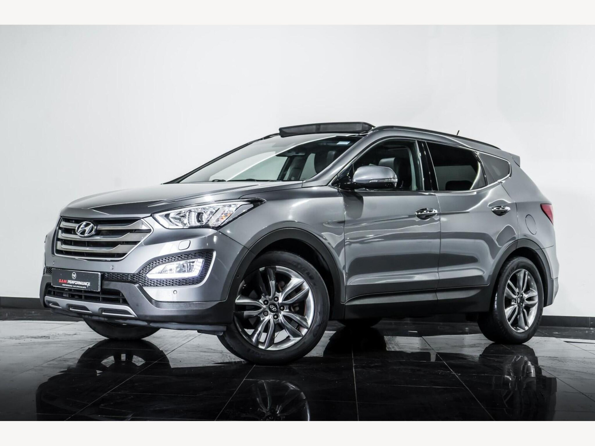 2015 Hyundai SANTA FE image 2