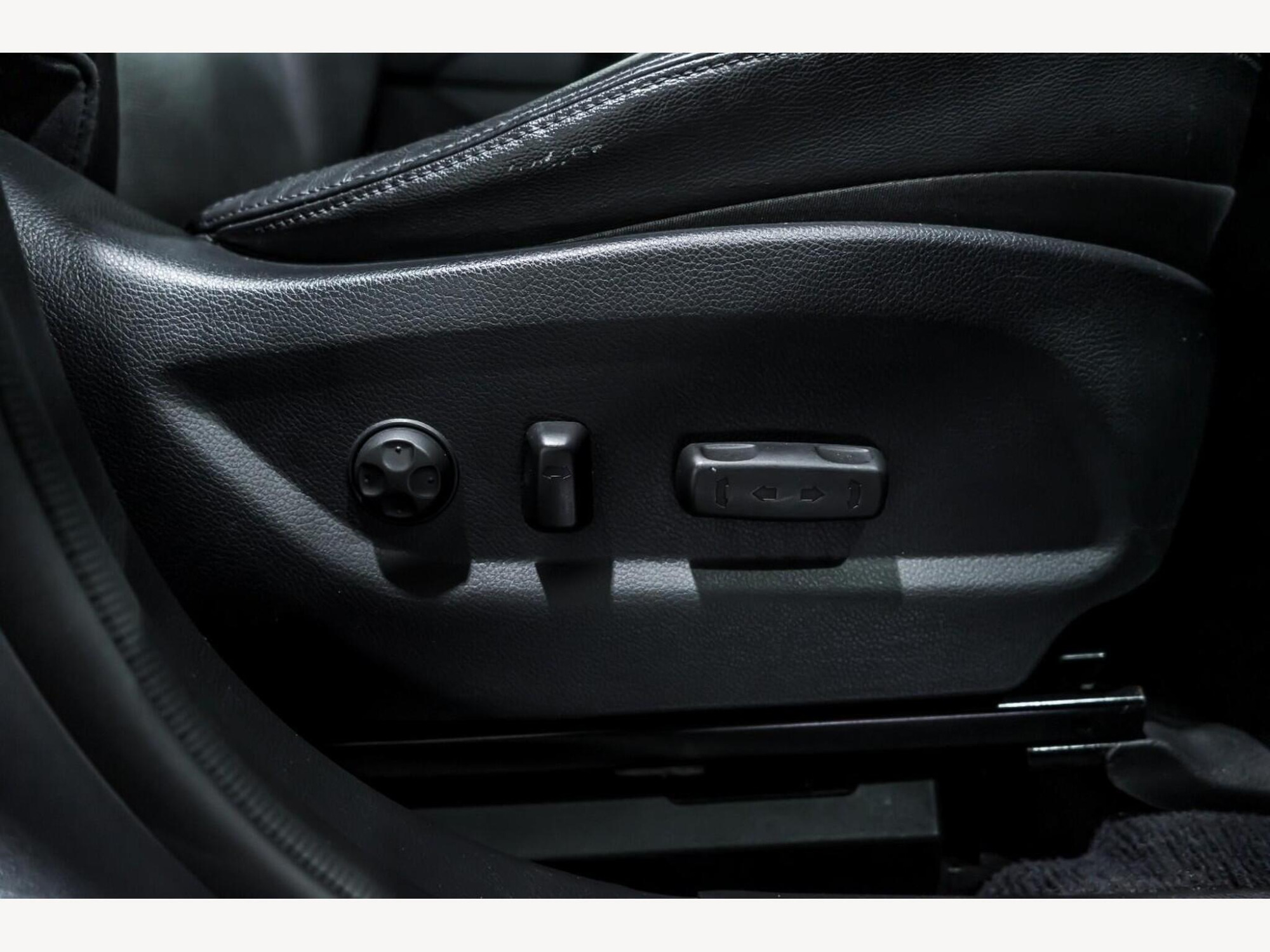 2015 Hyundai SANTA FE image 18