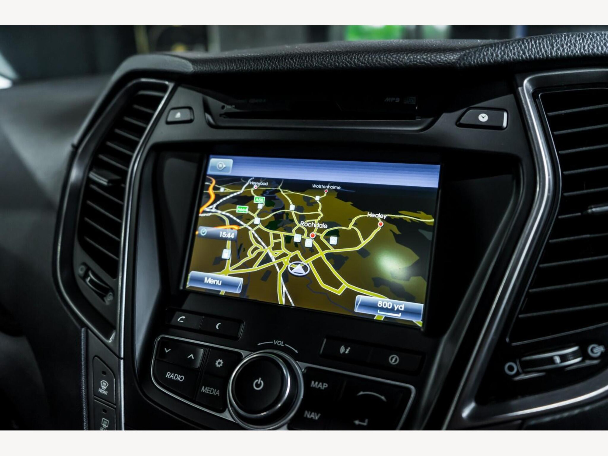 2015 Hyundai SANTA FE image 13