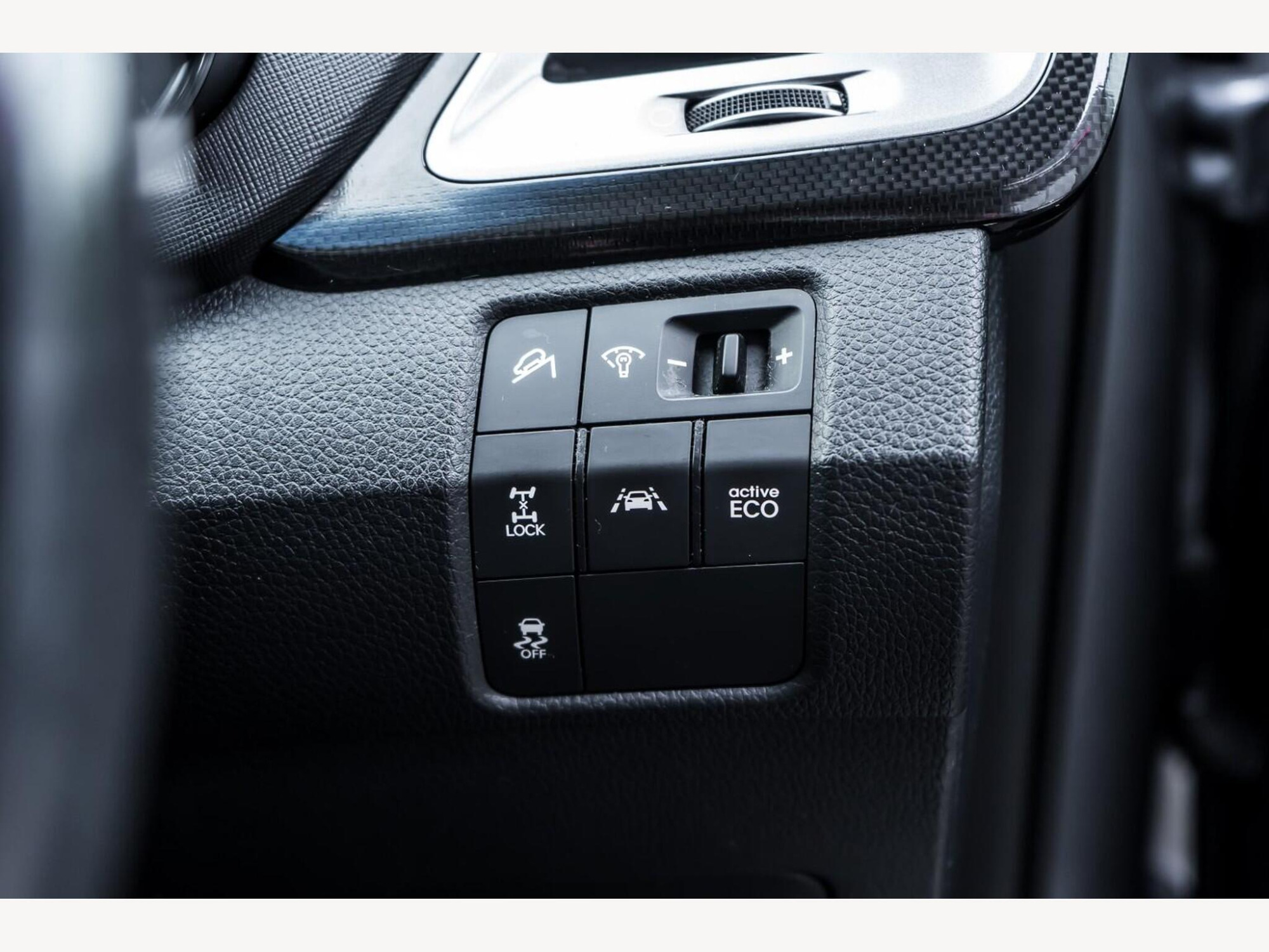 2015 Hyundai SANTA FE image 17