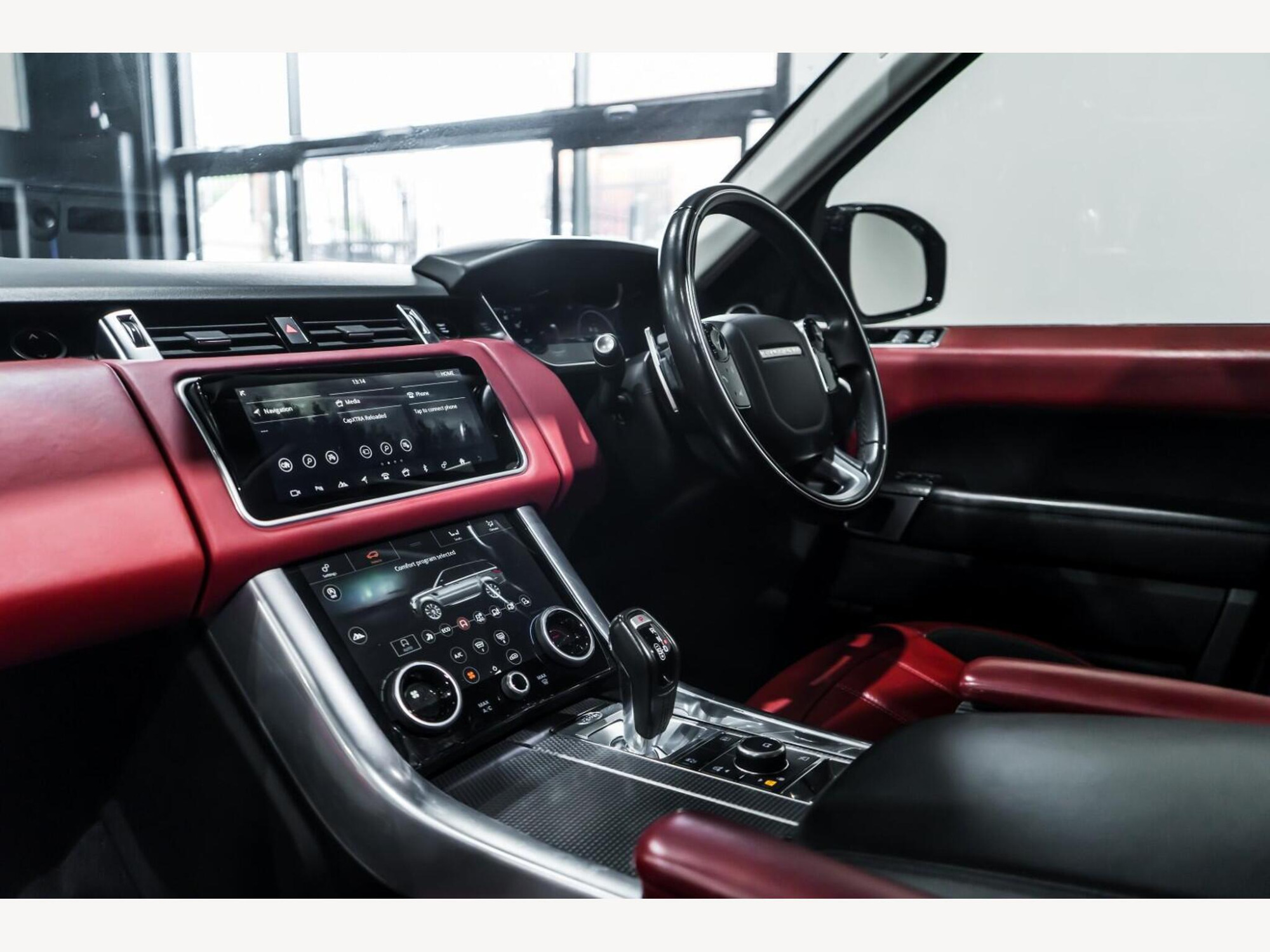 2019 Land Rover RANGE ROVER SPORT image 16