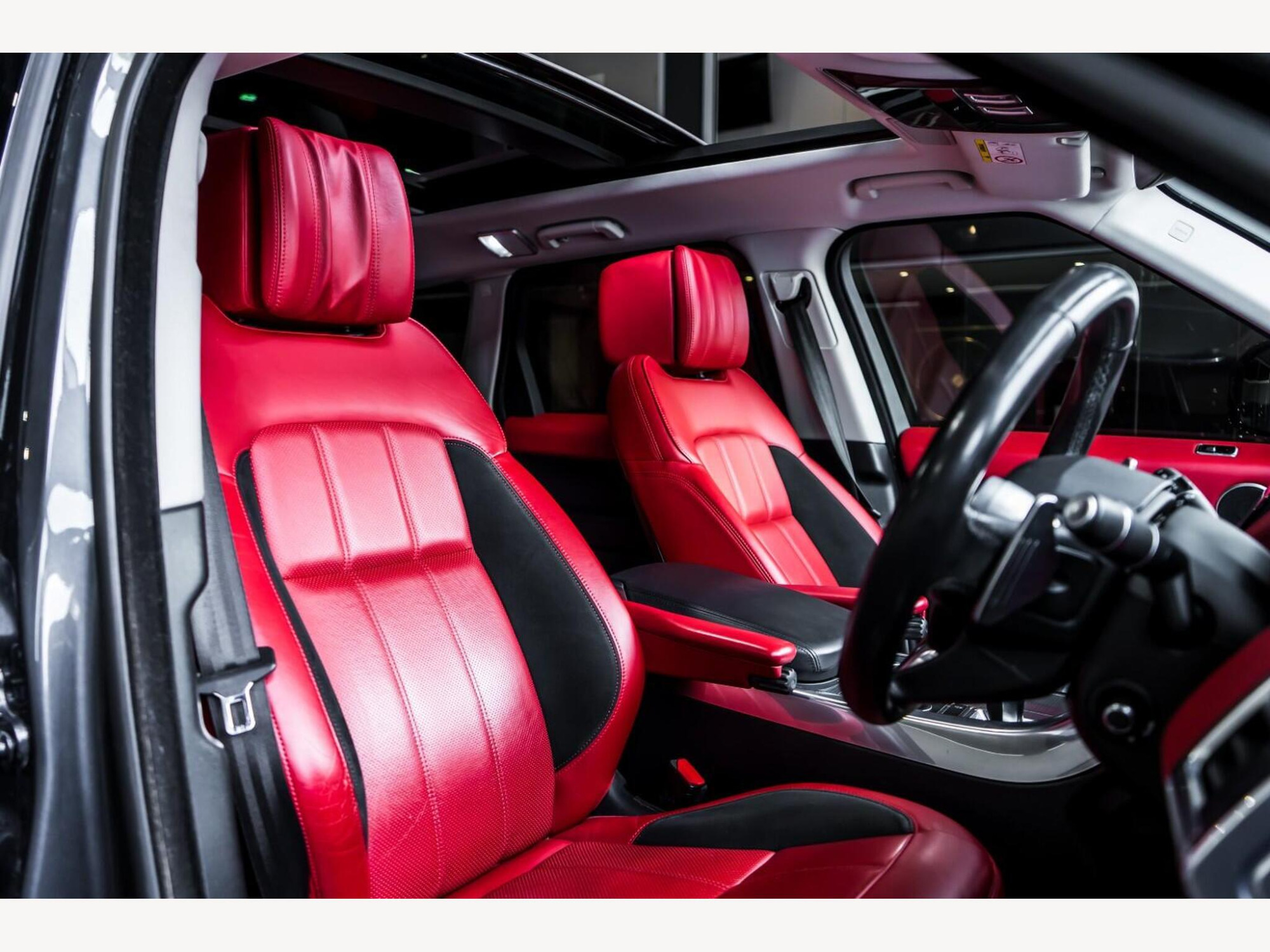 2019 Land Rover RANGE ROVER SPORT image 12
