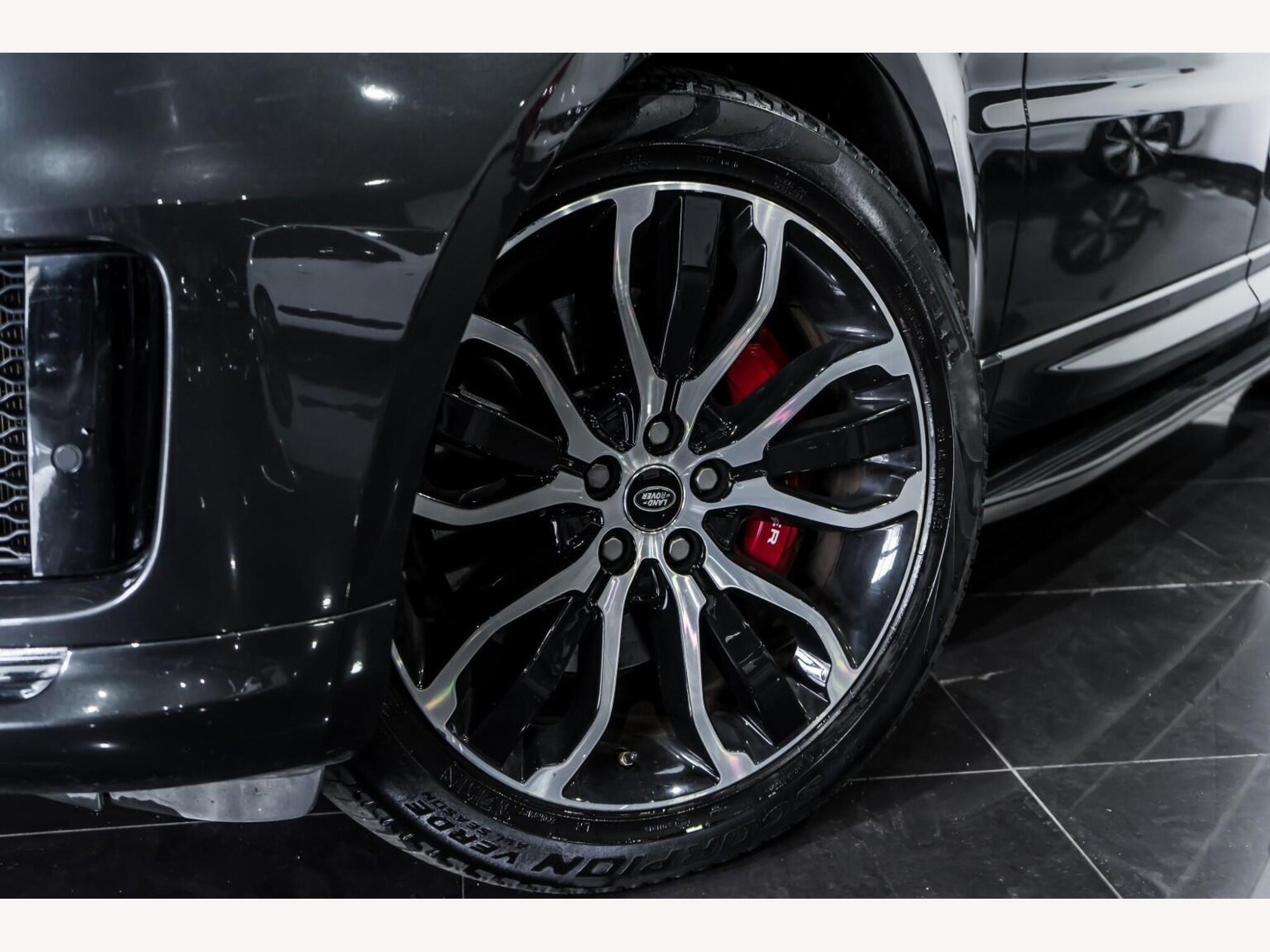 2019 Land Rover RANGE ROVER SPORT image 9