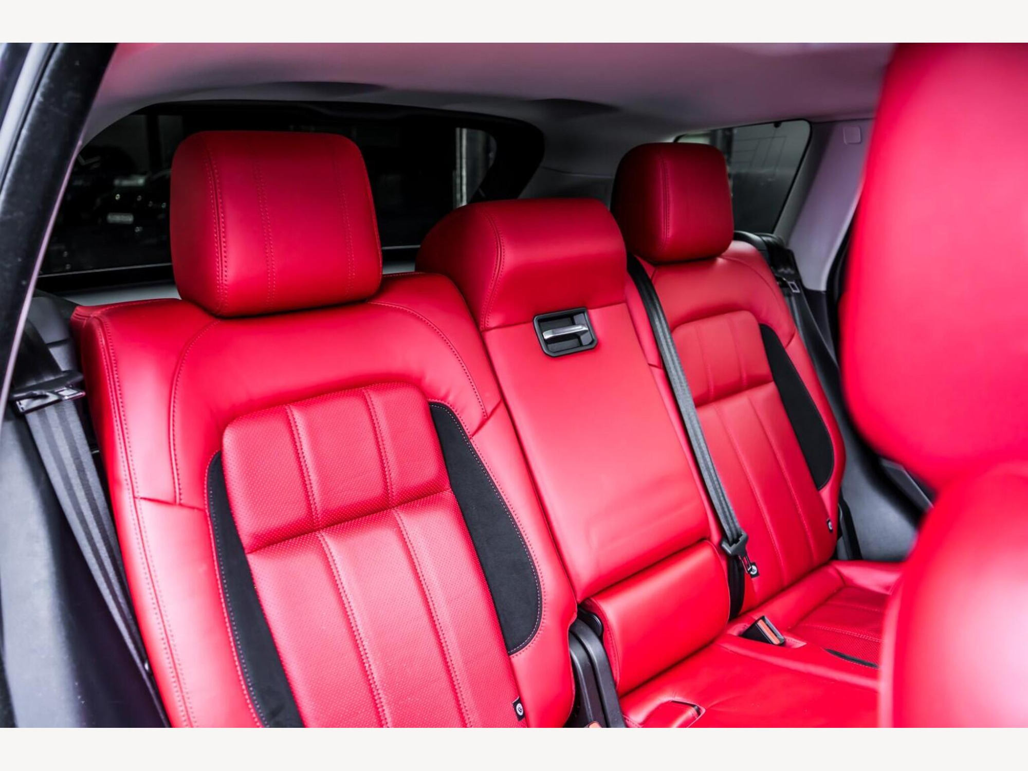 2019 Land Rover RANGE ROVER SPORT image 14