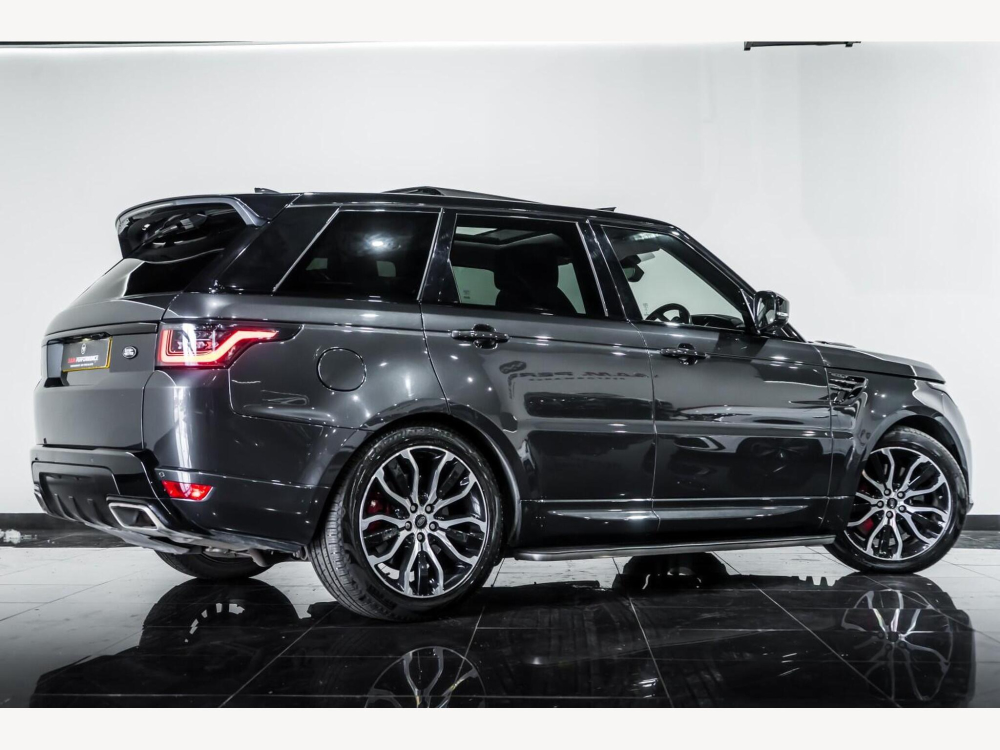 2019 Land Rover RANGE ROVER SPORT image 3