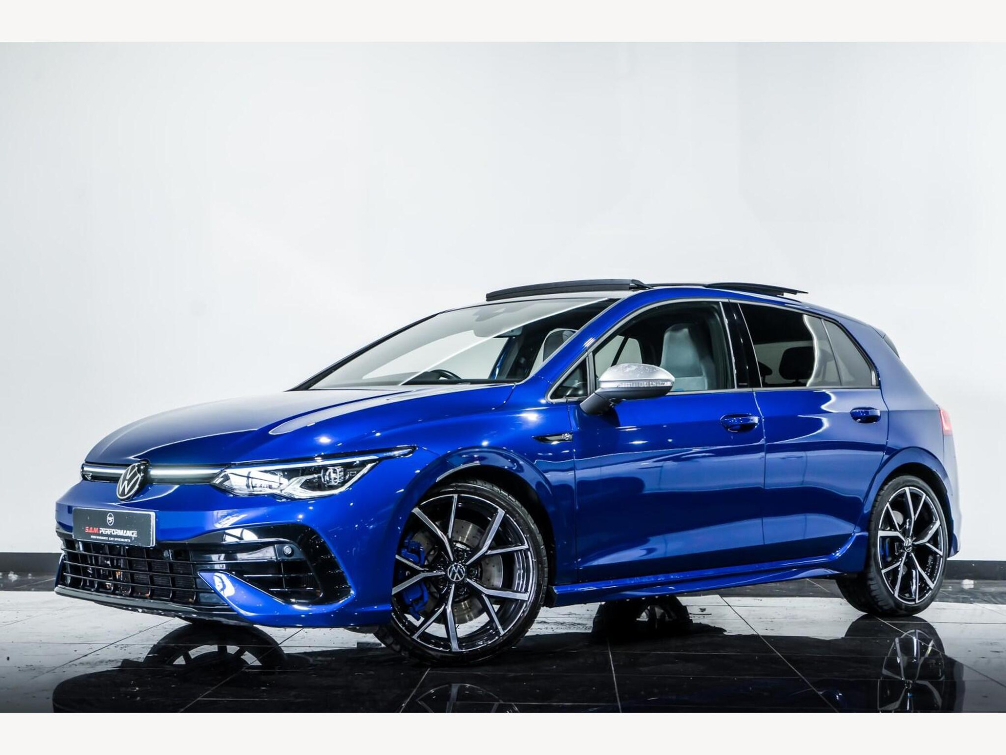 2024 Volkswagen GOLF image 2