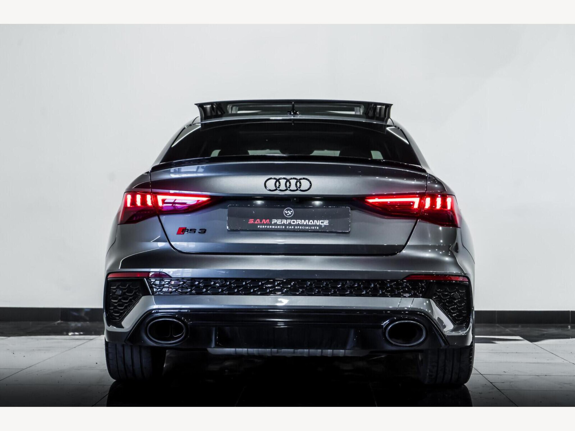2022 Audi RS3 image 8