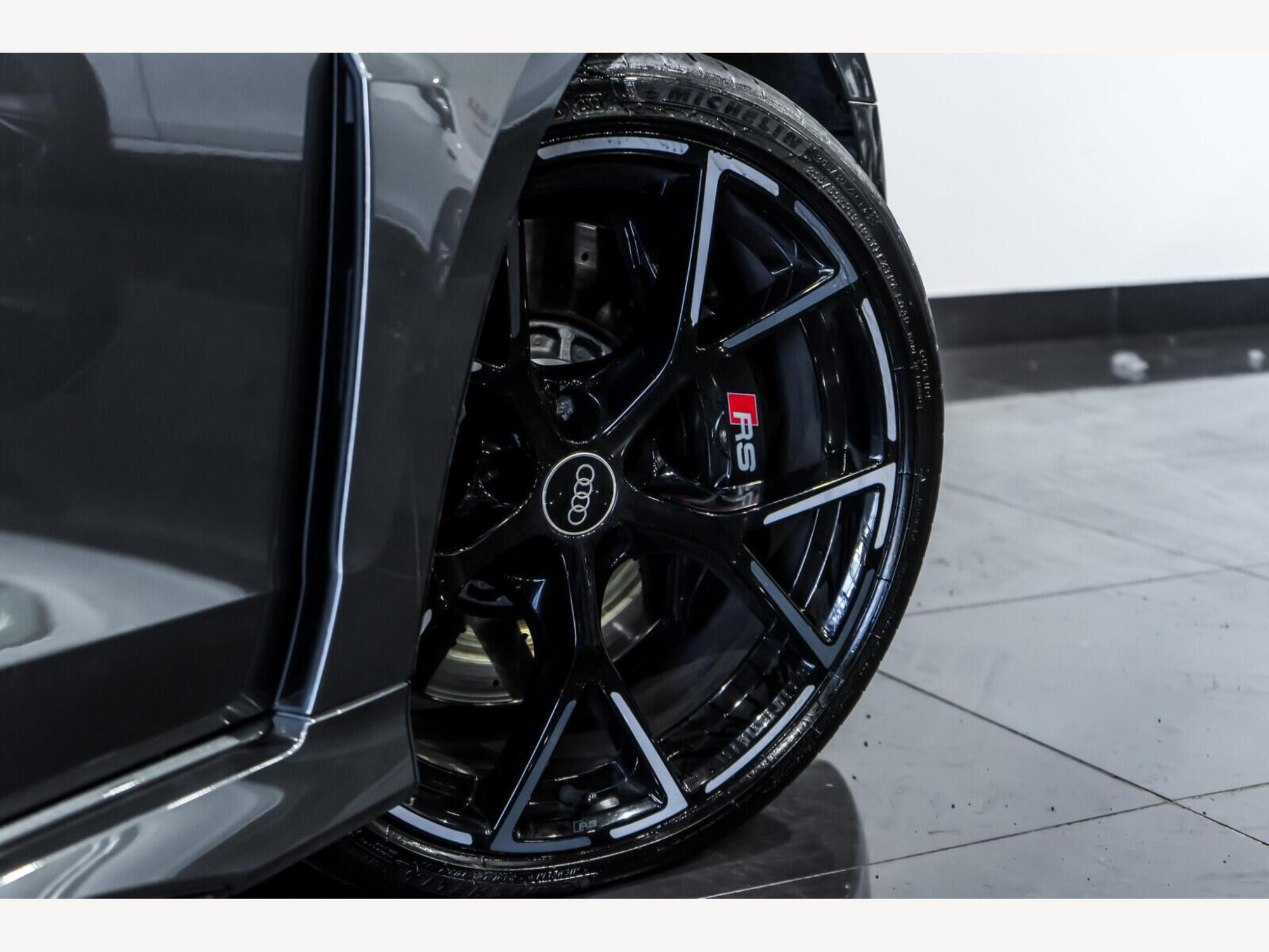 2022 Audi RS3 image 9