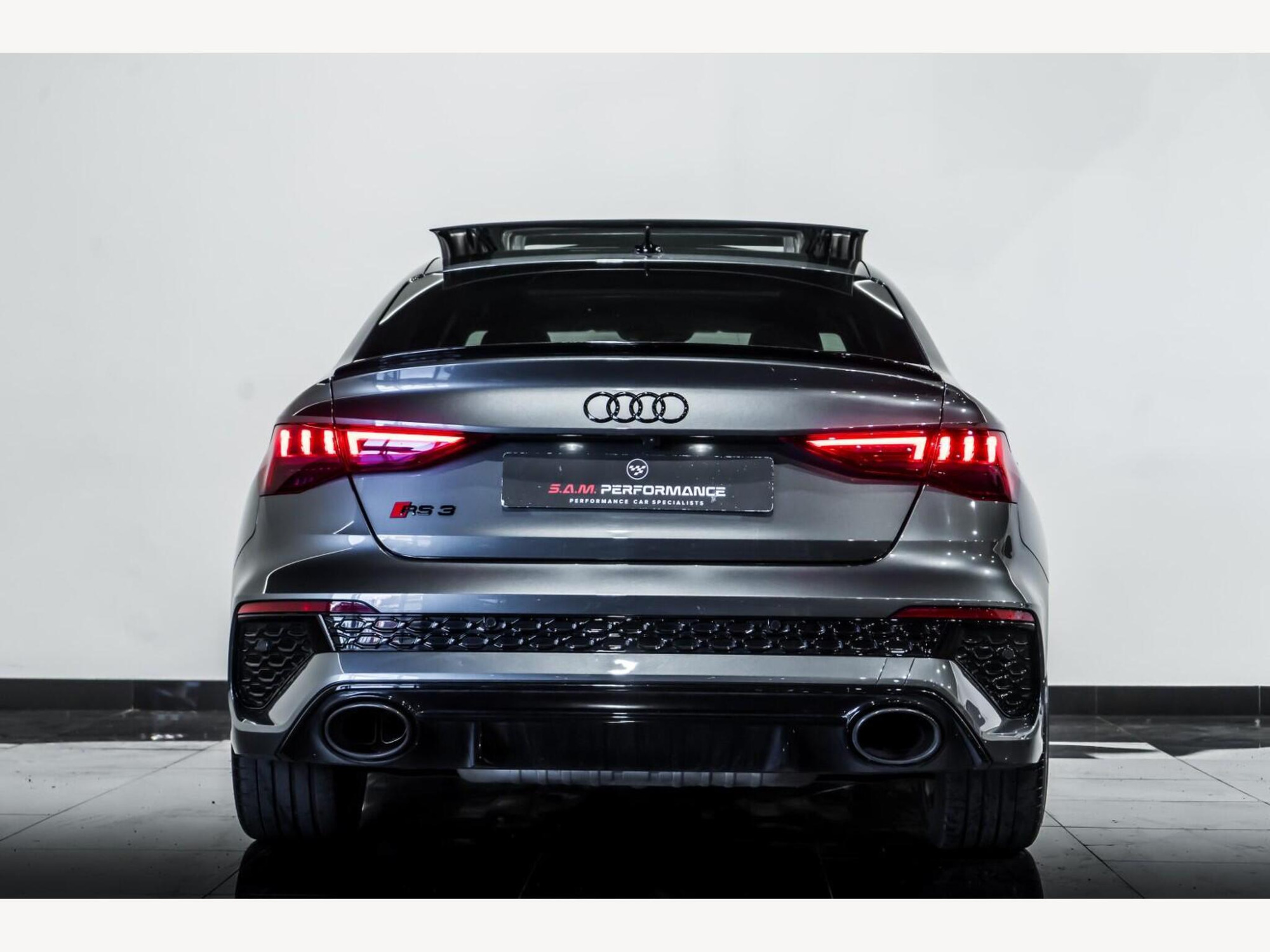 2022 Audi RS3 image 8