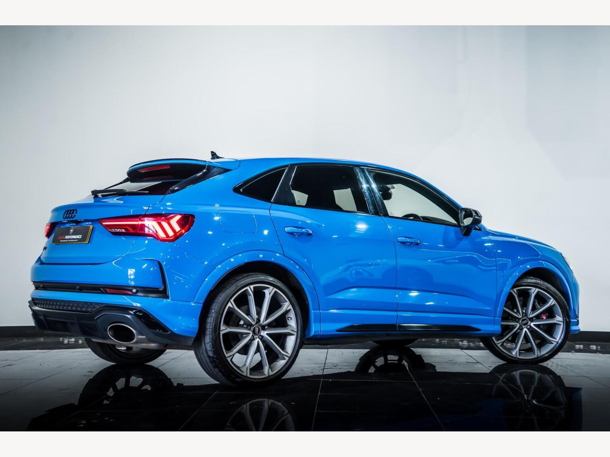 2020 Audi RS Q3 image 3