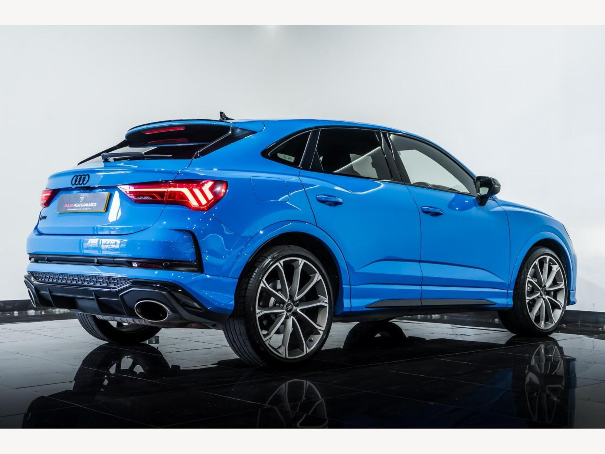 2020 Audi RS Q3 image 6