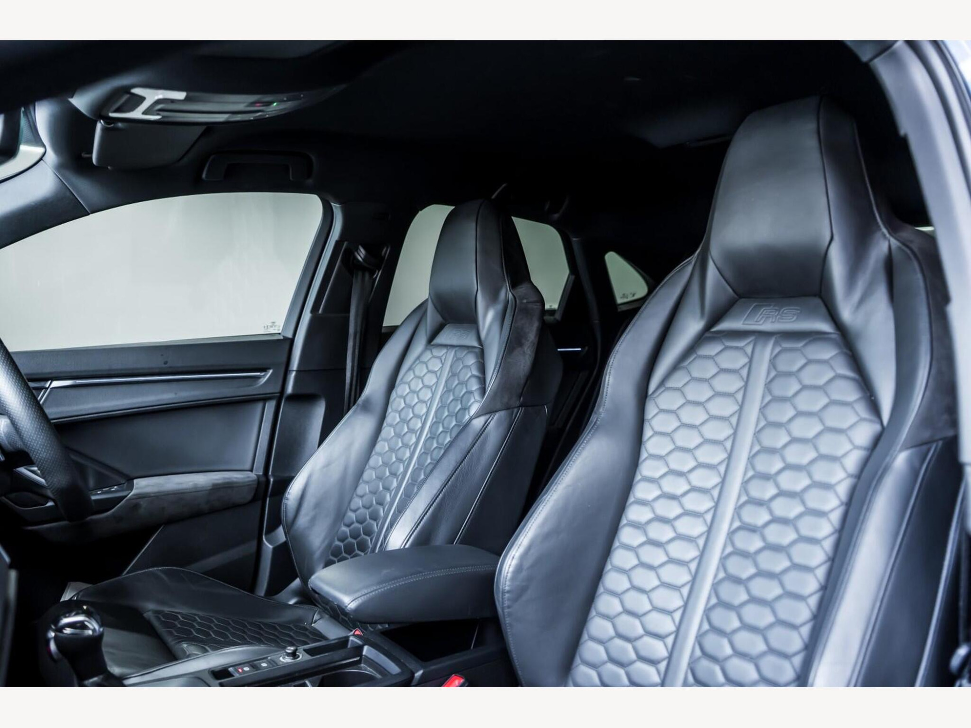 2020 Audi RS Q3 image 13
