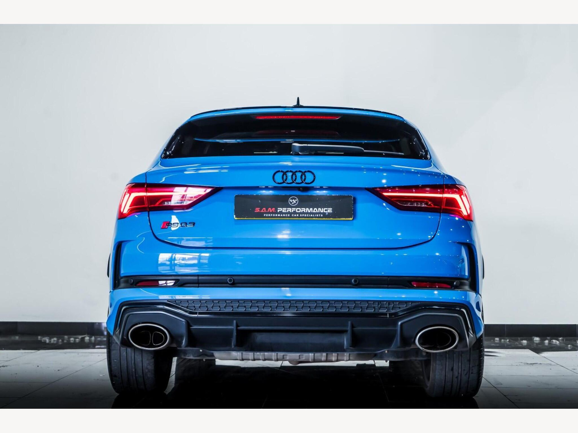 2020 Audi RS Q3 image 8