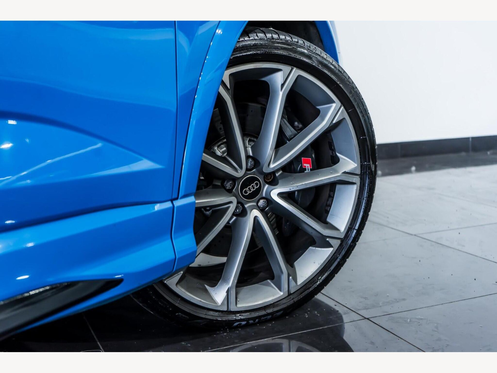 2020 Audi RS Q3 image 9