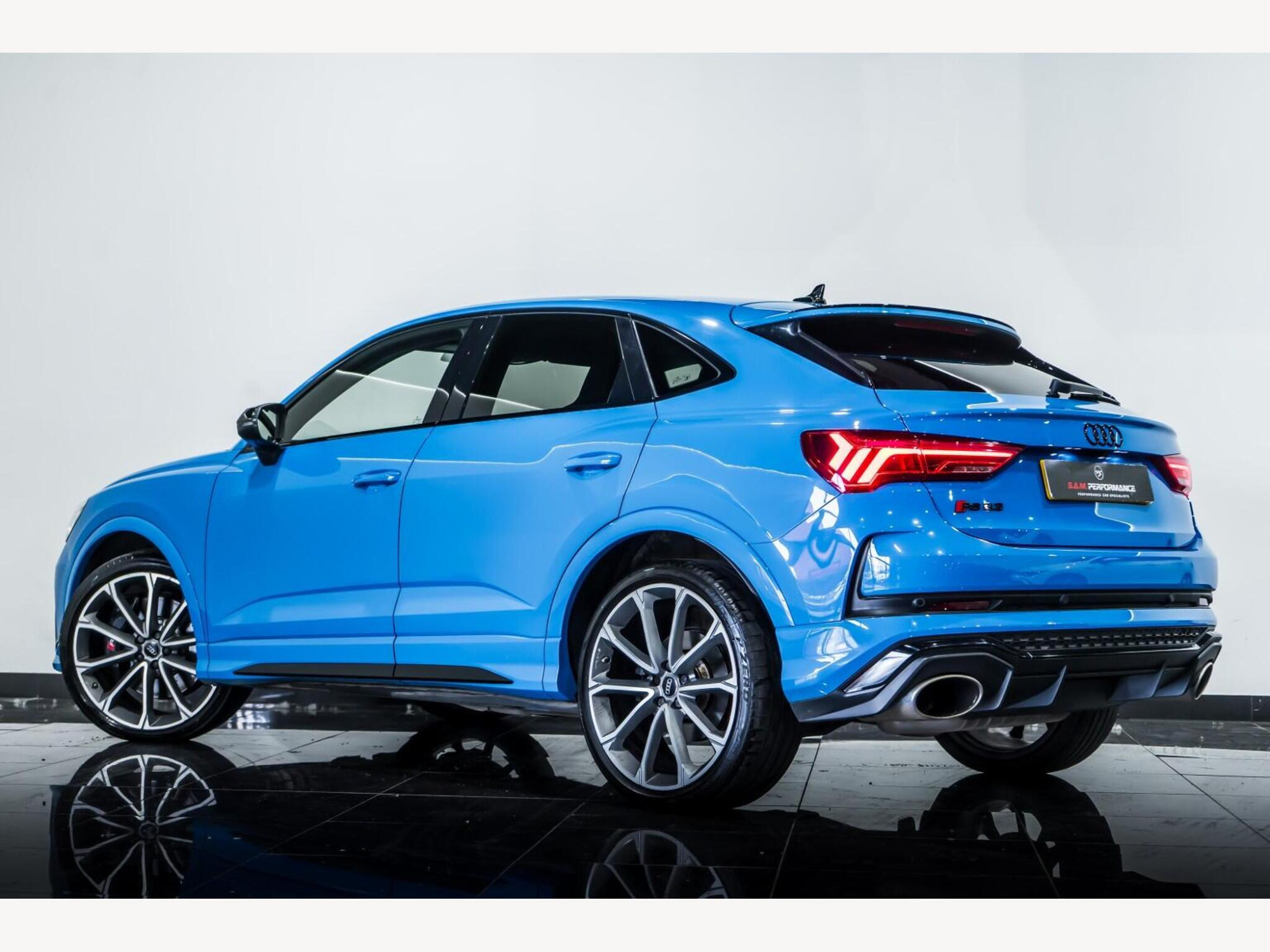 2020 Audi RS Q3 image 4