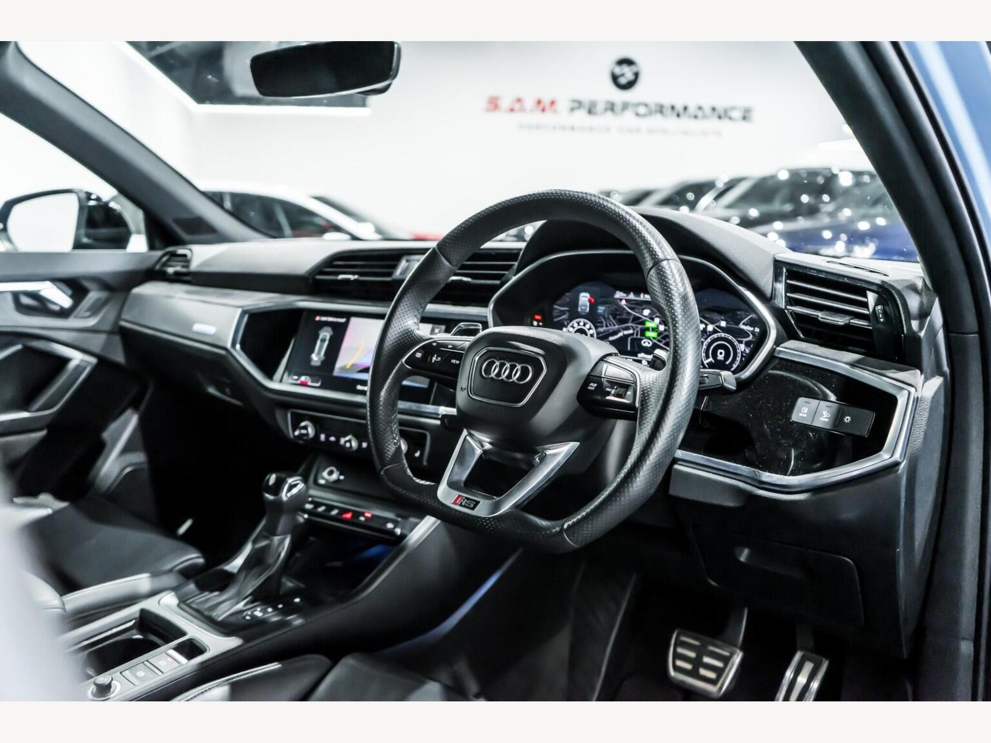 2020 Audi RS Q3 image 11