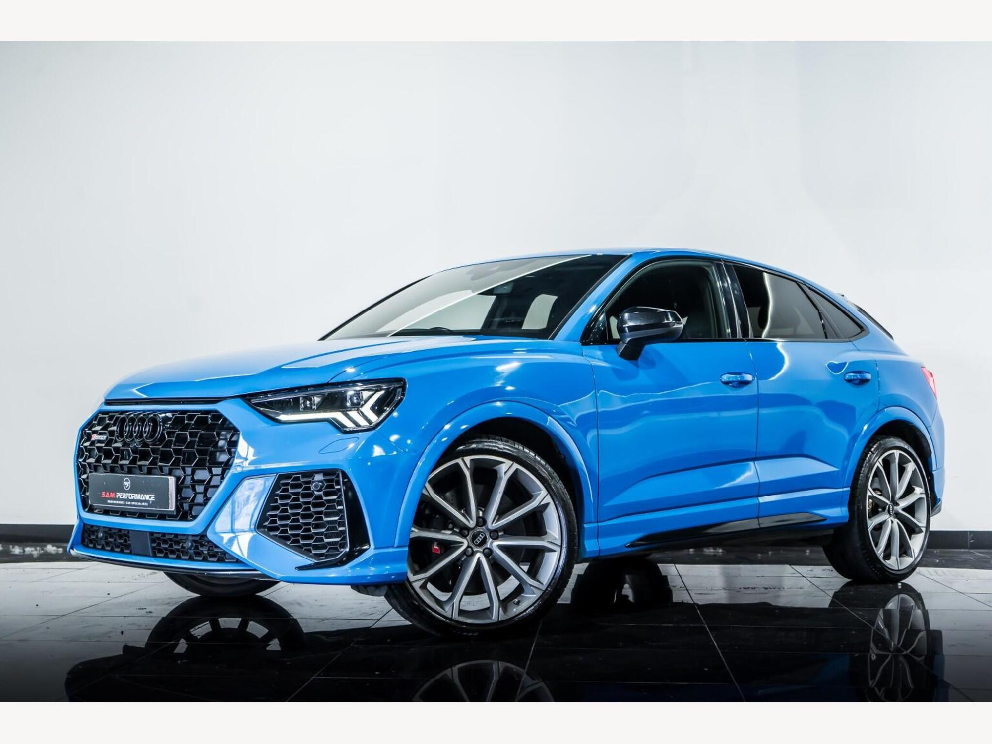 2020 Audi RS Q3 image 2