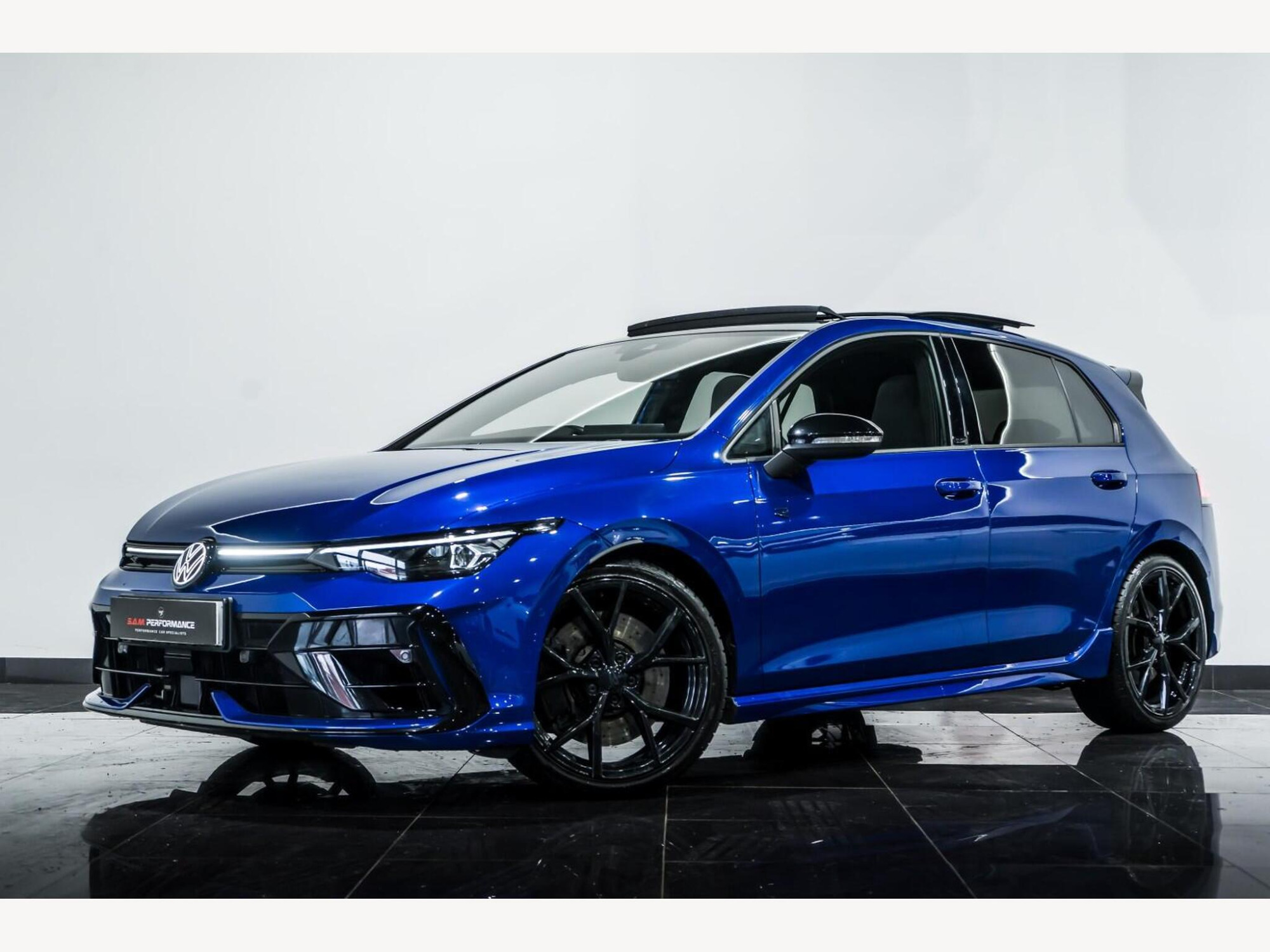2025 Volkswagen GOLF image 2