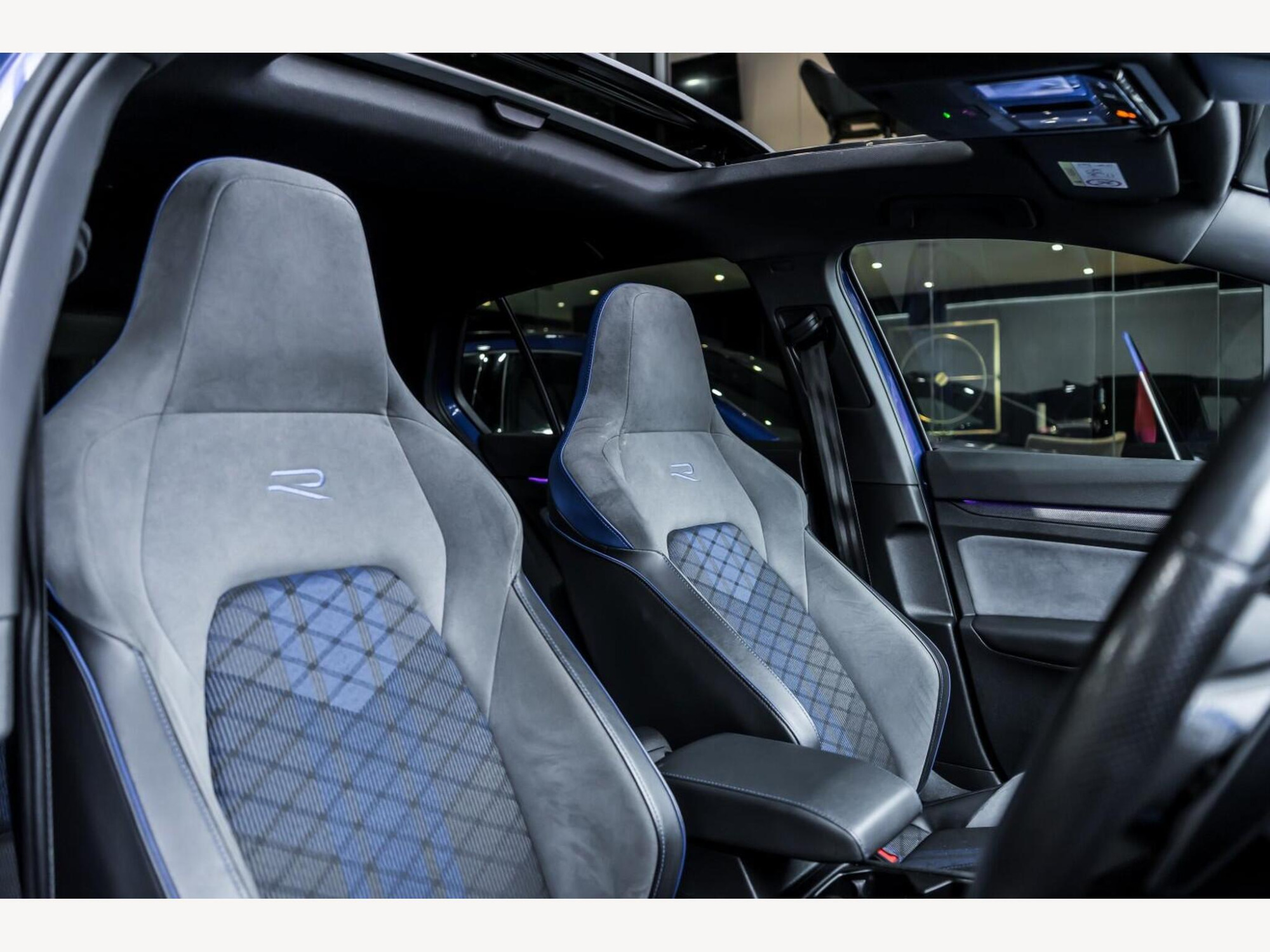 2025 Volkswagen GOLF image 12