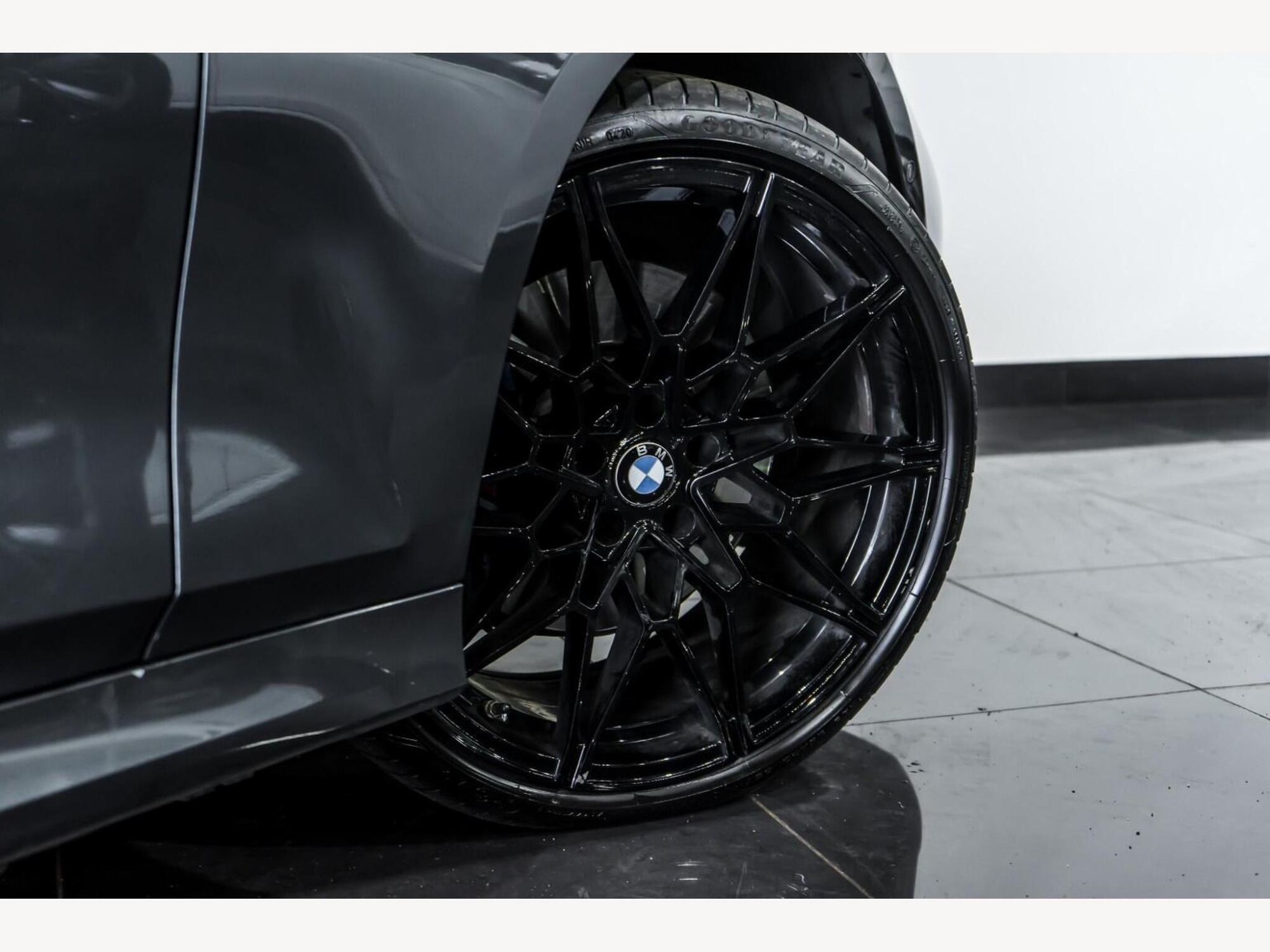 2020 BMW 3 SERIES image 9