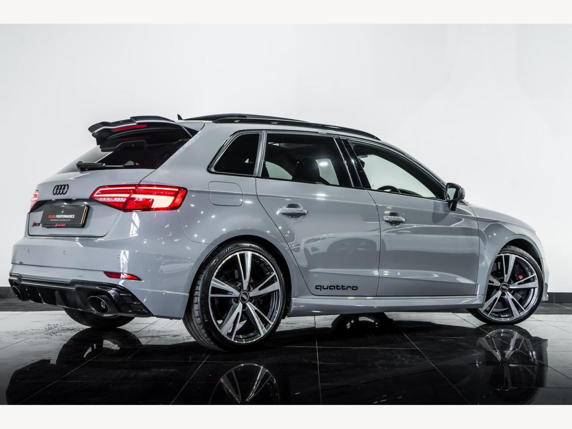 2019 Audi RS3 image 3