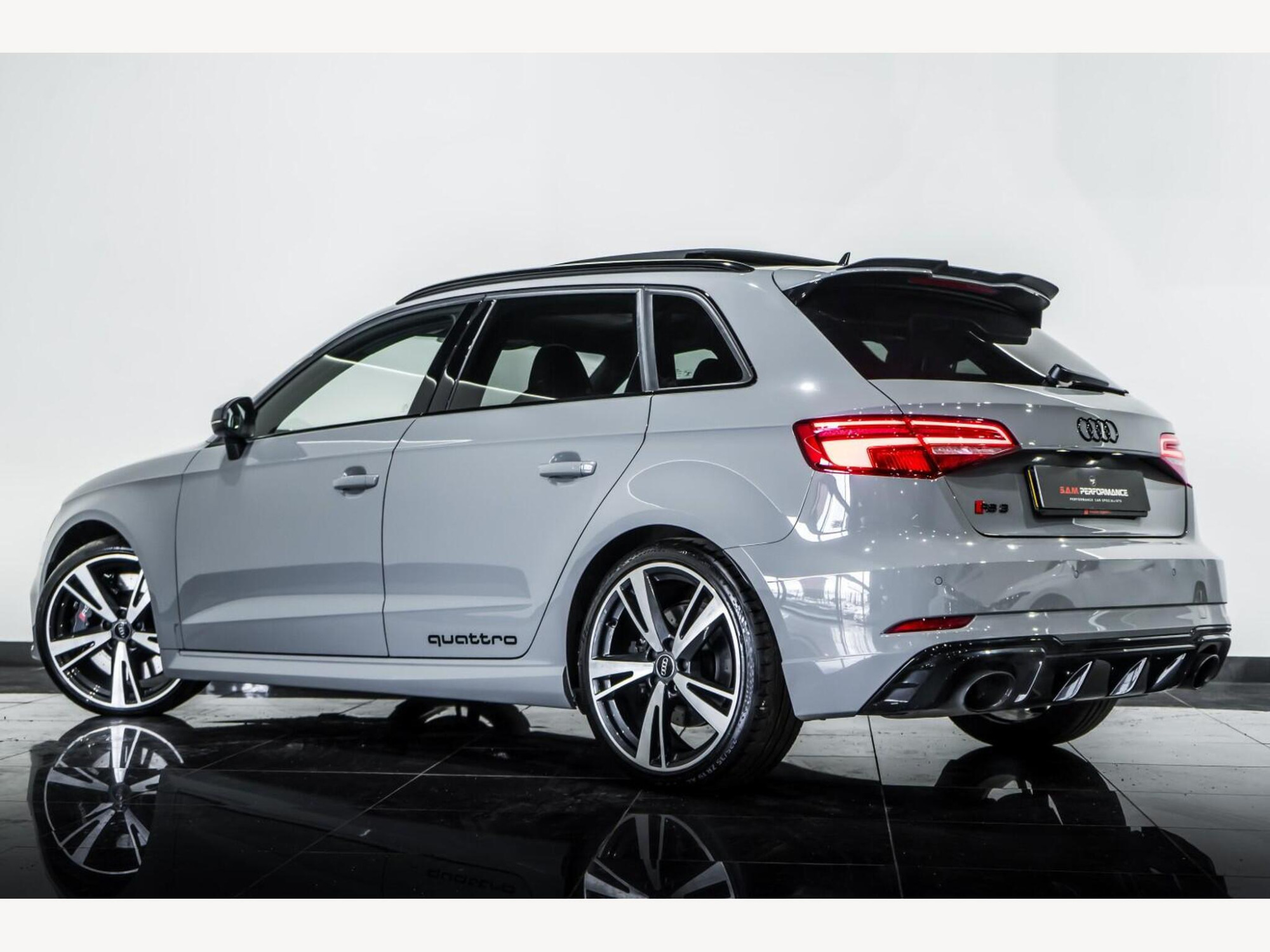 2019 Audi RS3 image 4