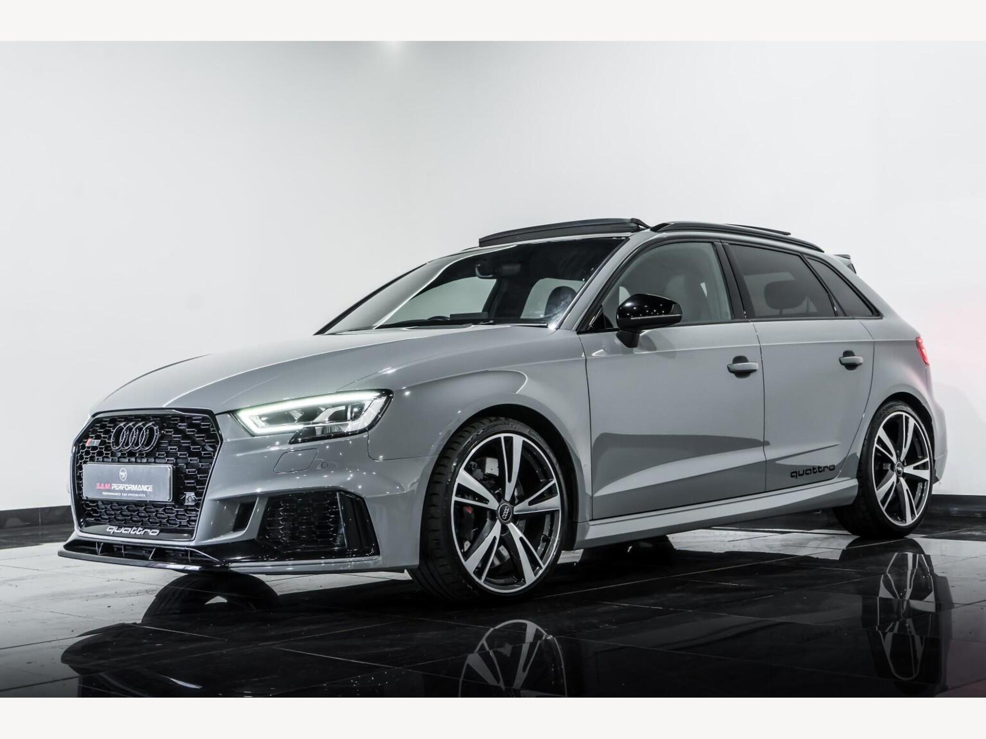 2019 Audi RS3 image 5