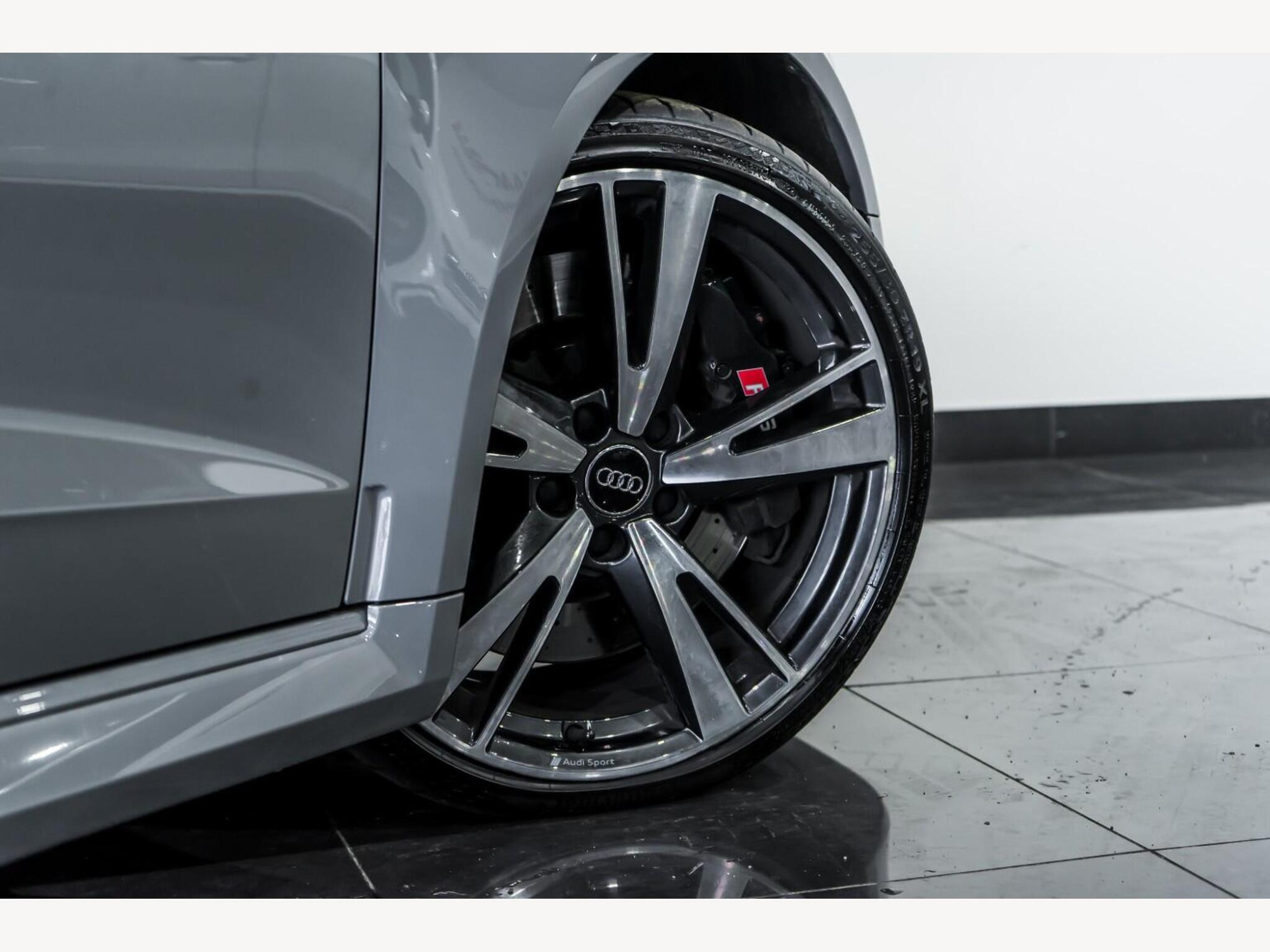 2019 Audi RS3 image 9