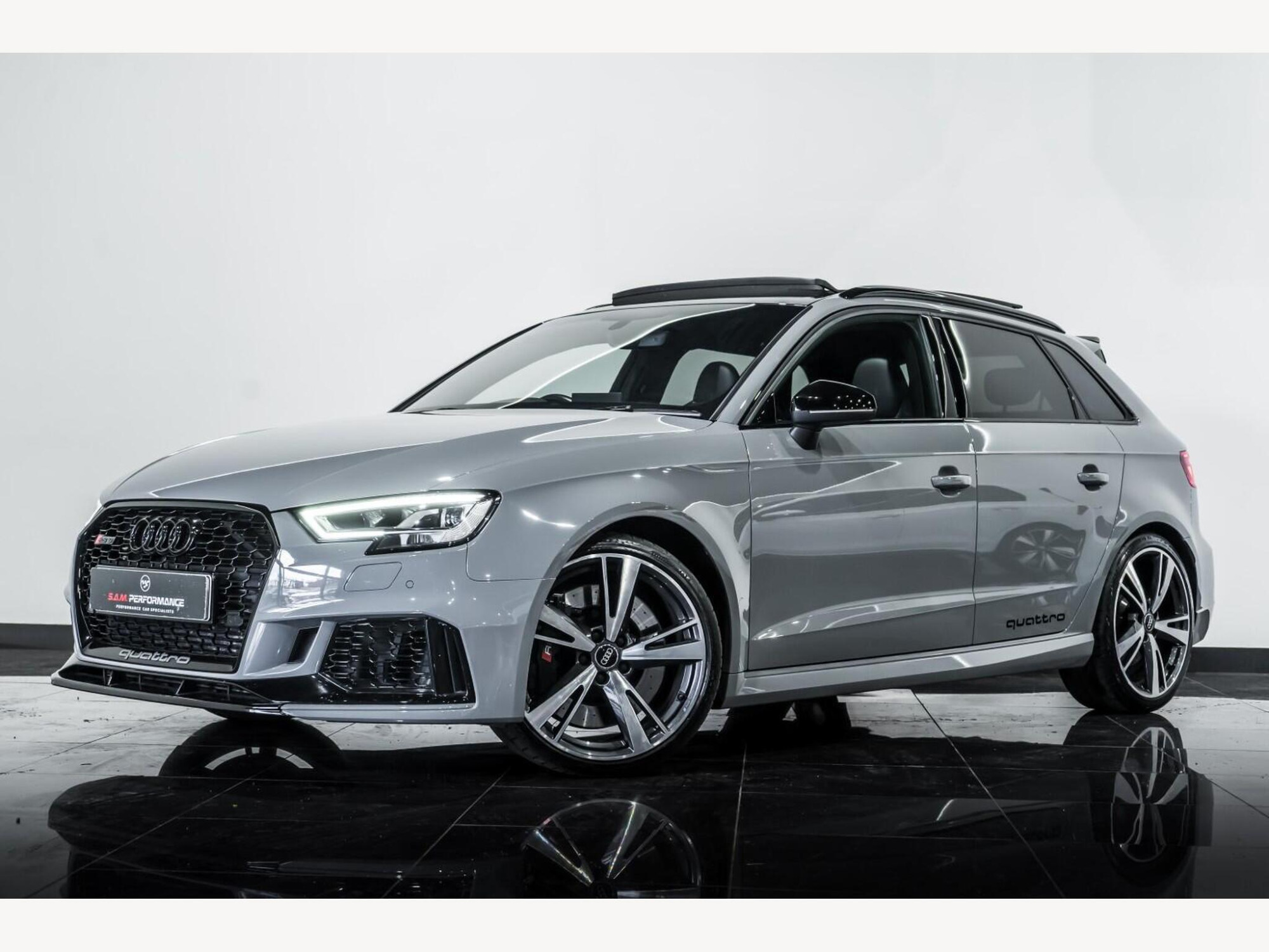 2019 Audi RS3 image 2