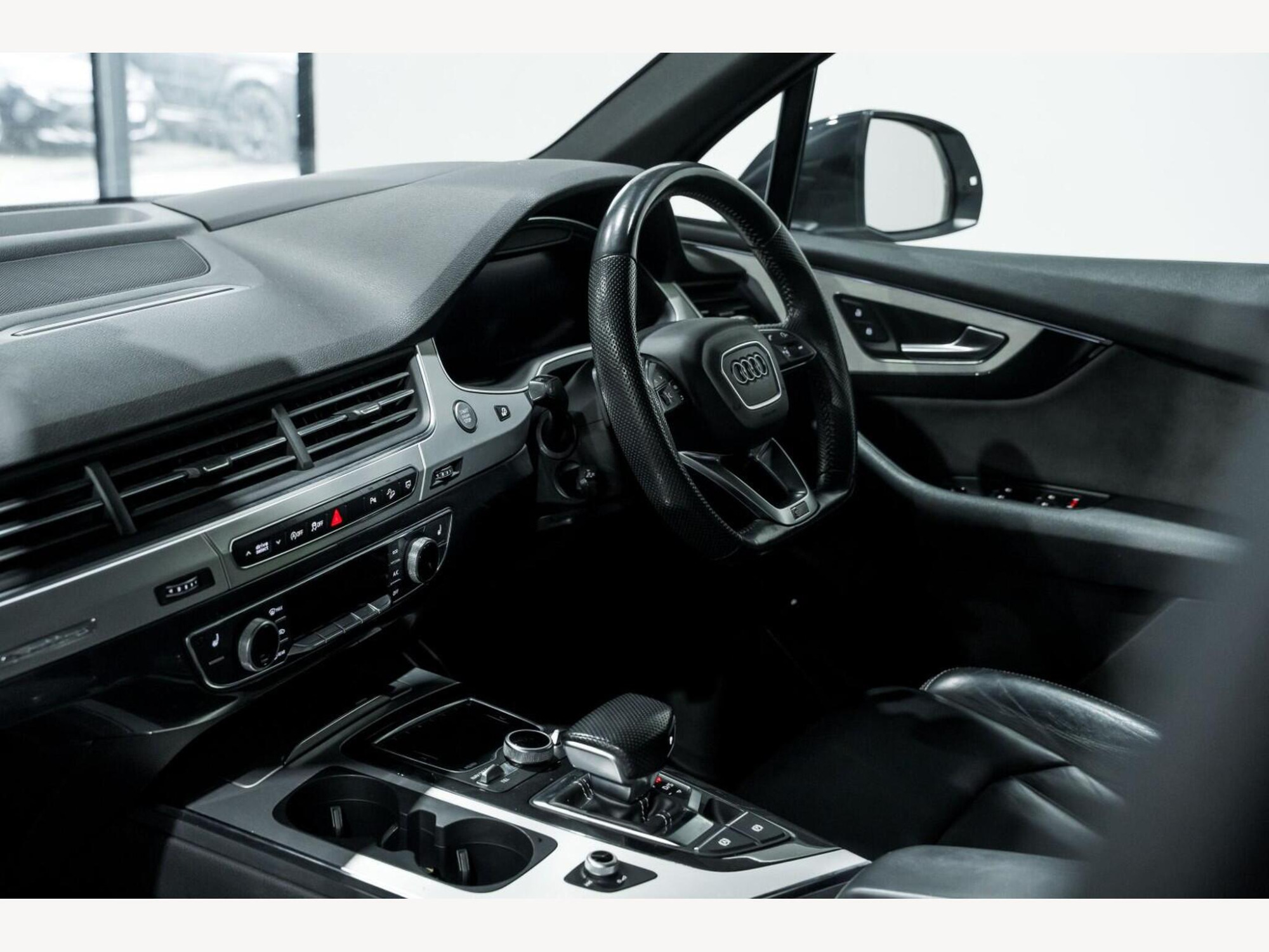 2018 Audi Q7 image 16